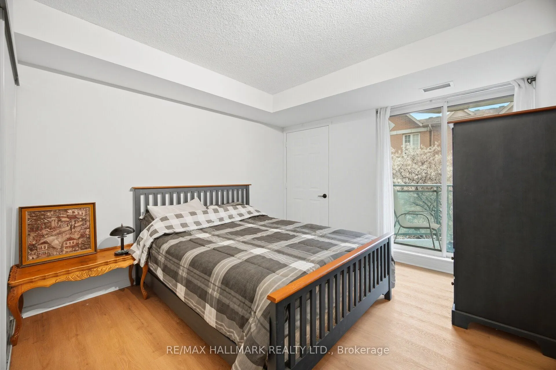 190 Manitoba Street #209