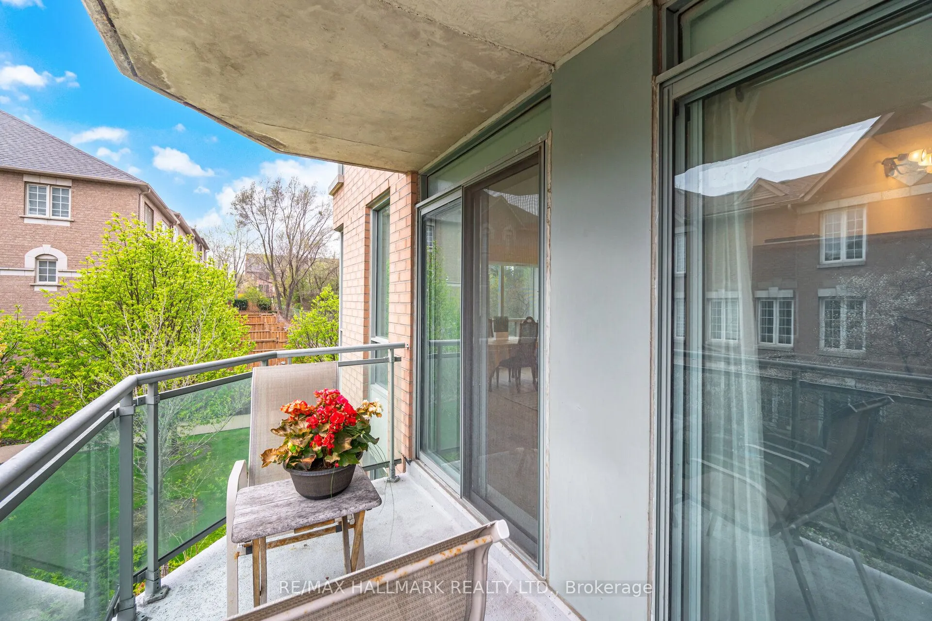 190 Manitoba Street #209