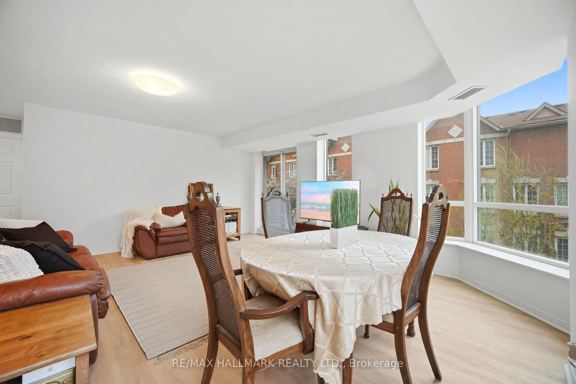 190 Manitoba Street #209