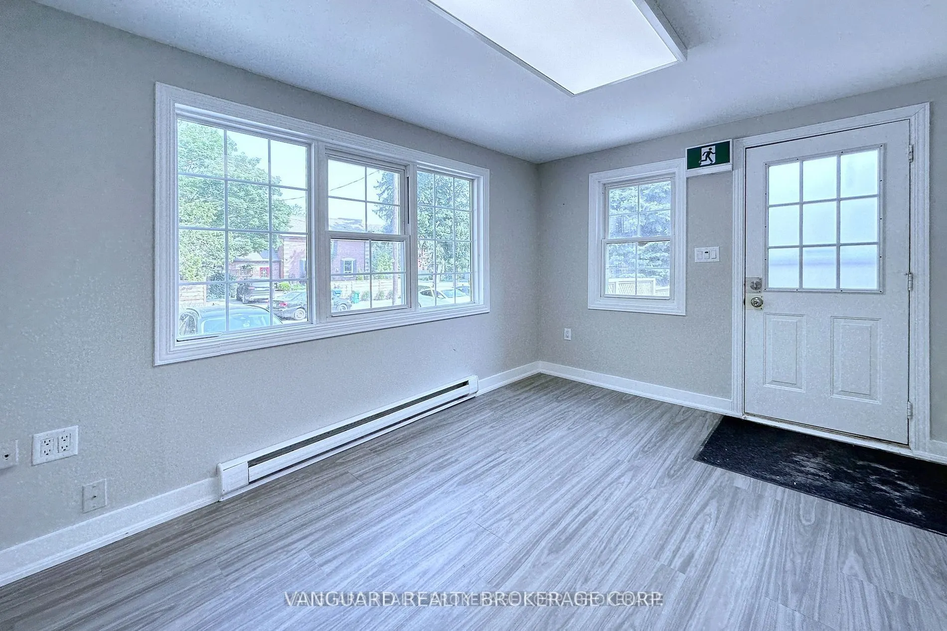 69 King Street W #Mainfloor