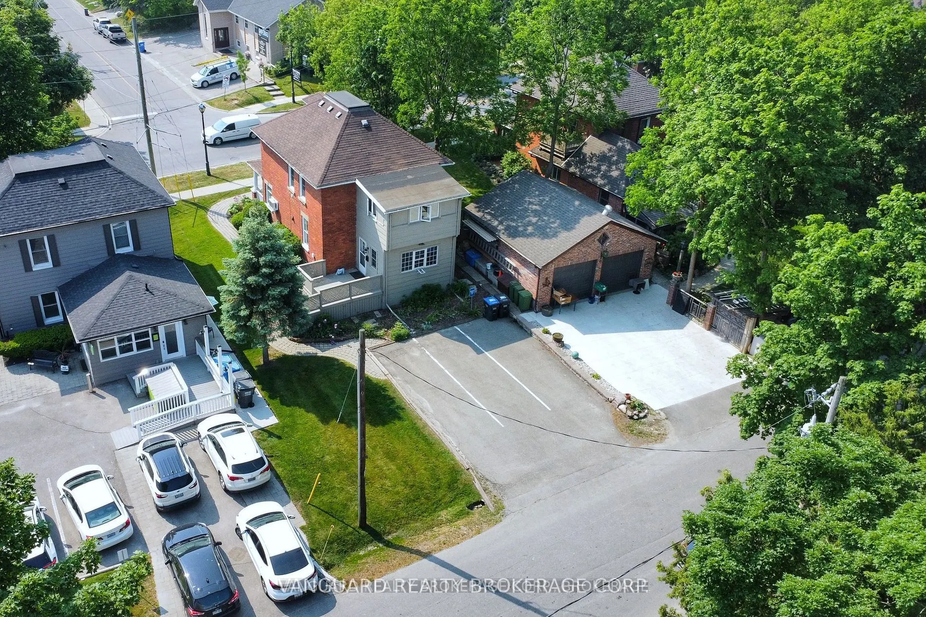 69 King Street W #Mainfloor