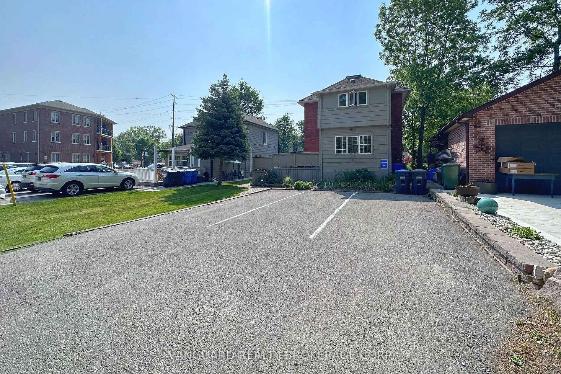 69 King Street W #Mainfloor