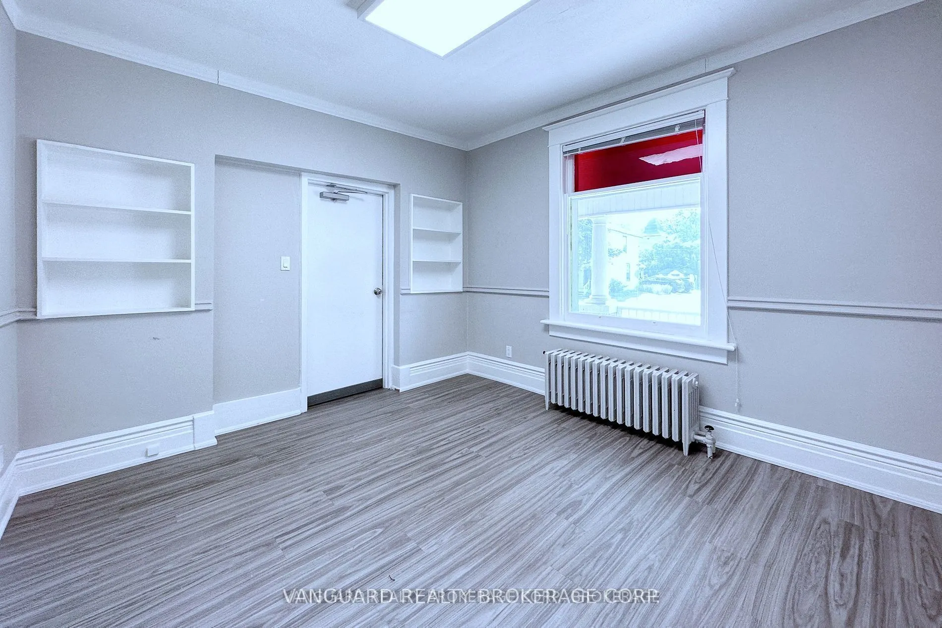 69 King Street W #Mainfloor