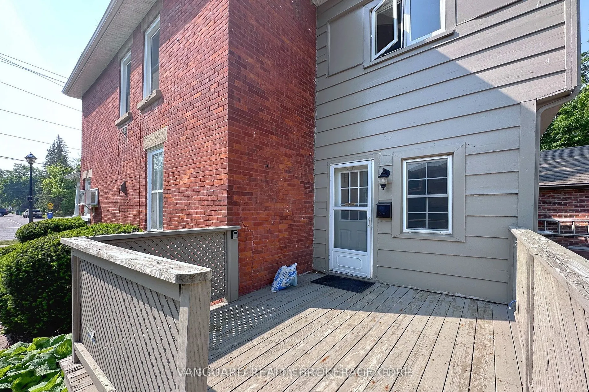 69 King Street W #Mainfloor