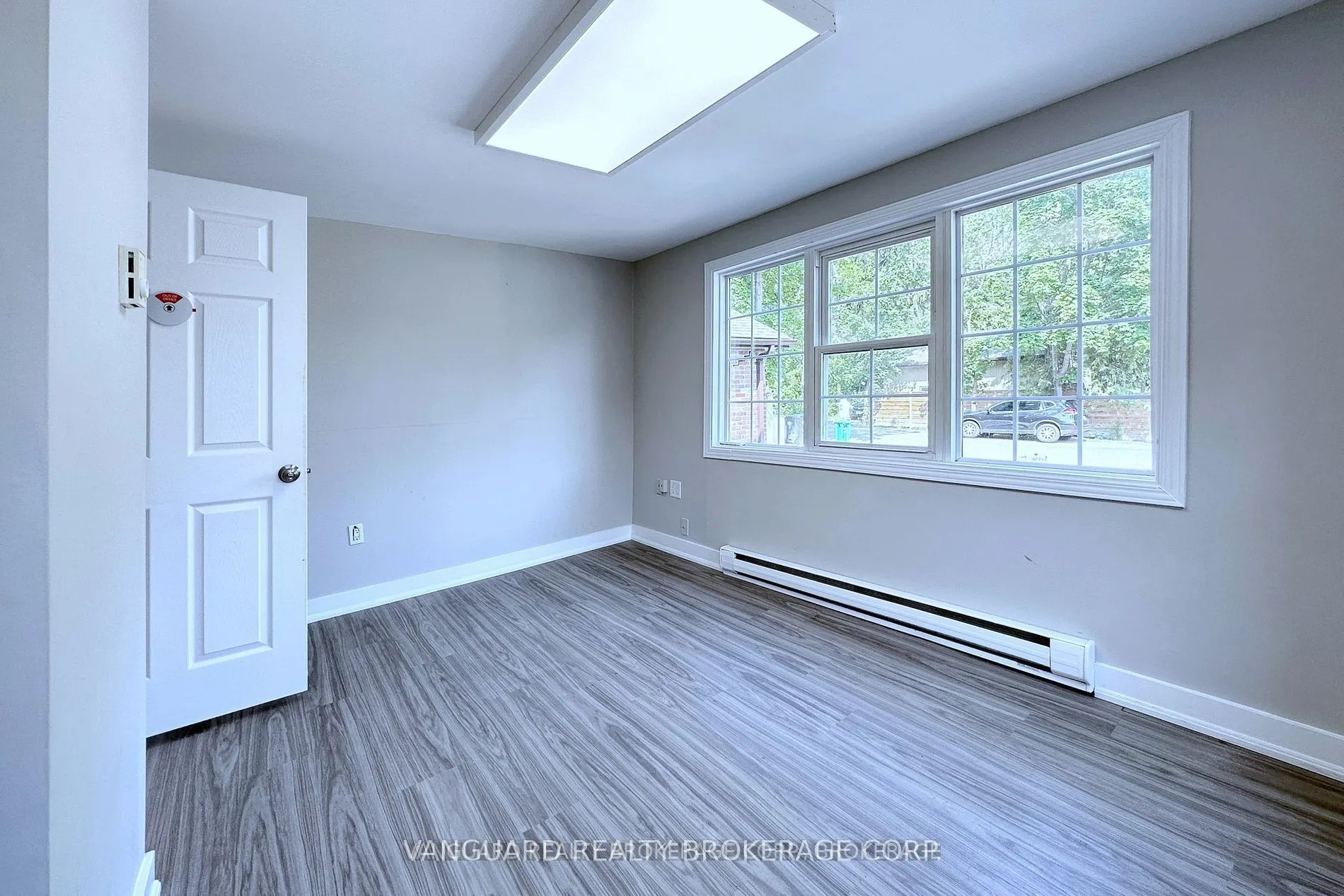 69 King Street W #Mainfloor