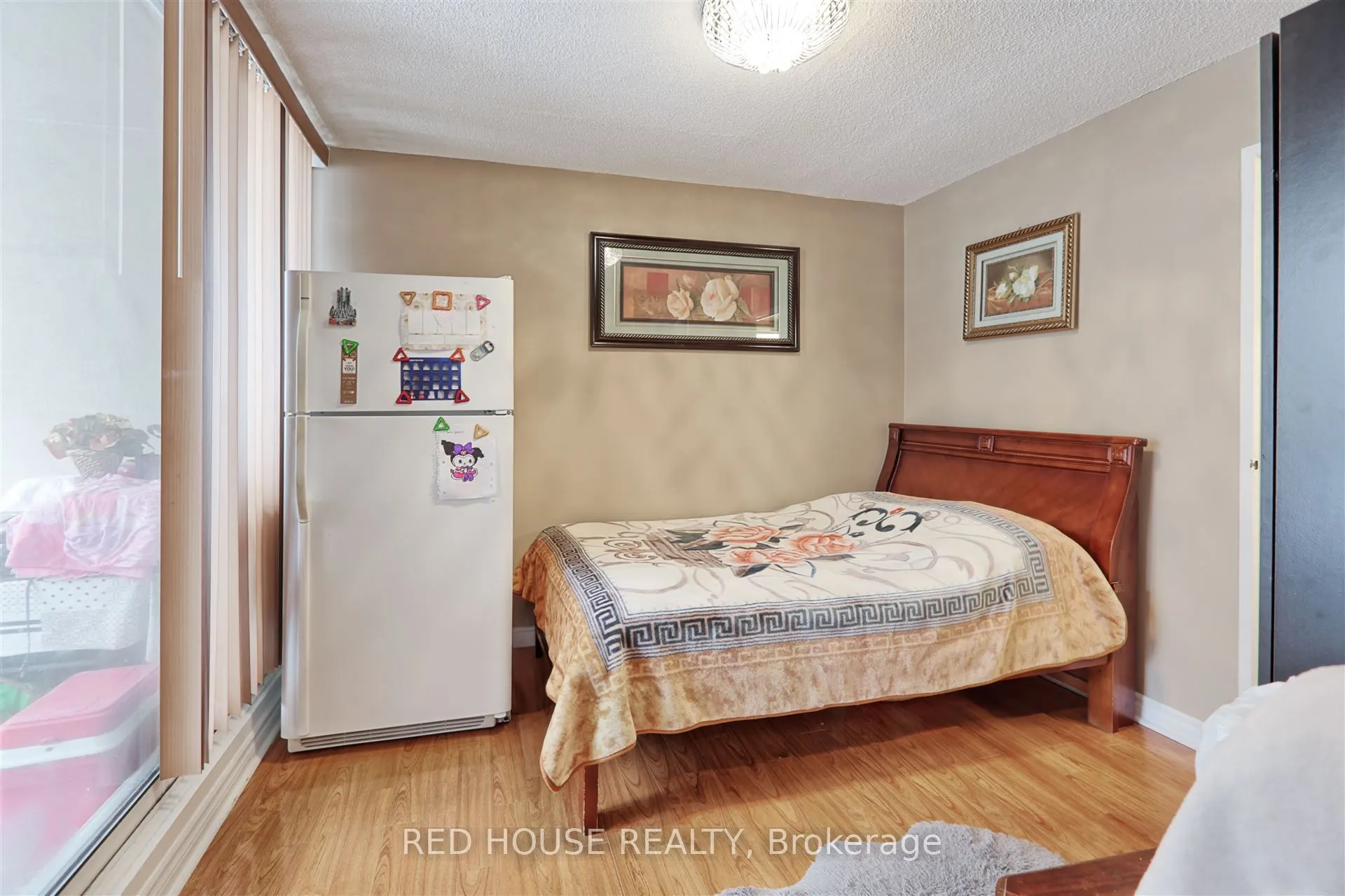 3590 Kaneff Crescent #705