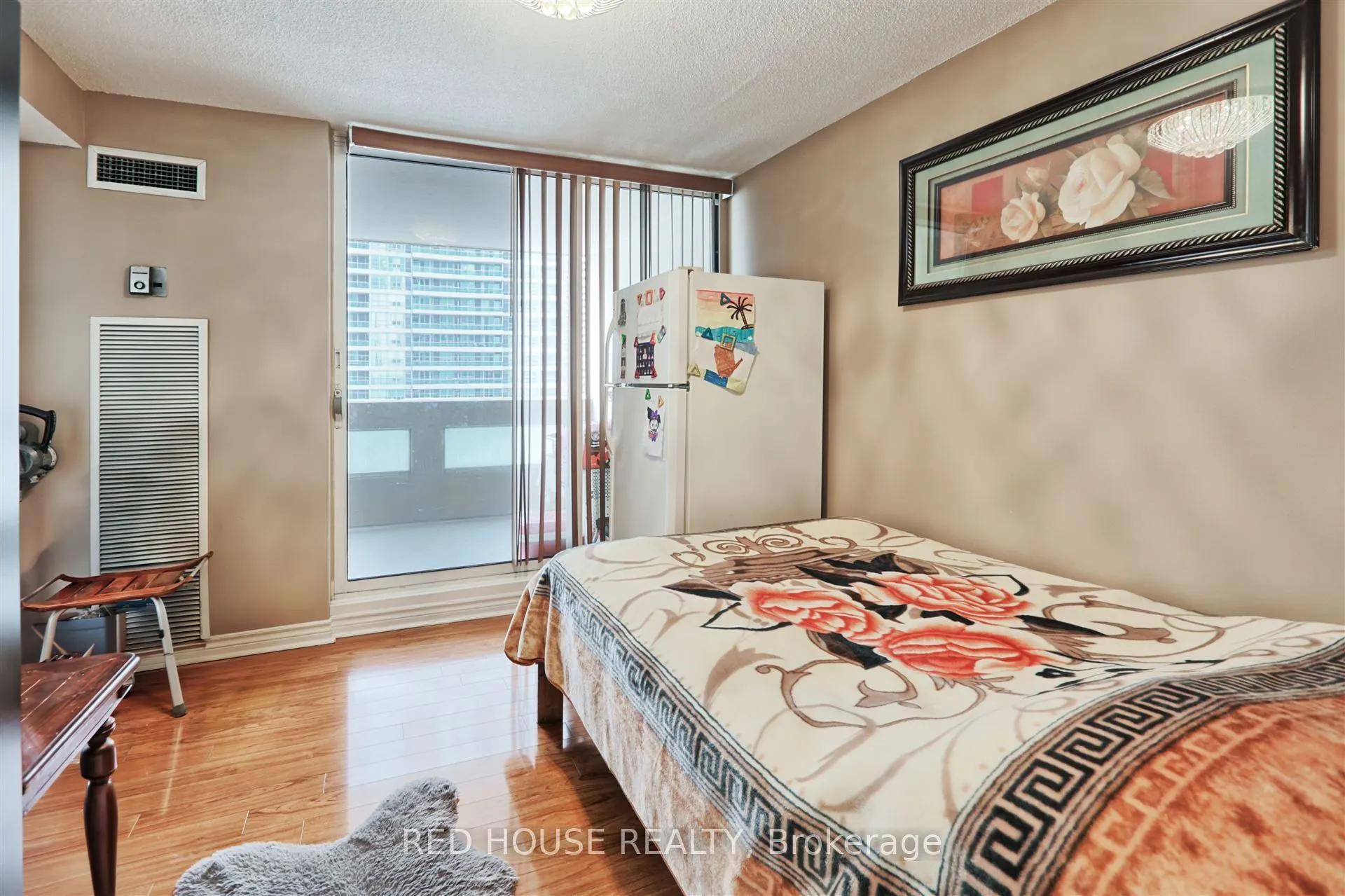 3590 Kaneff Crescent #705