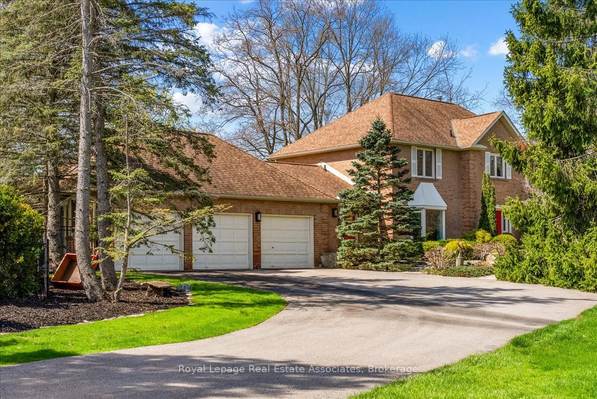 4 Wolf Crescent