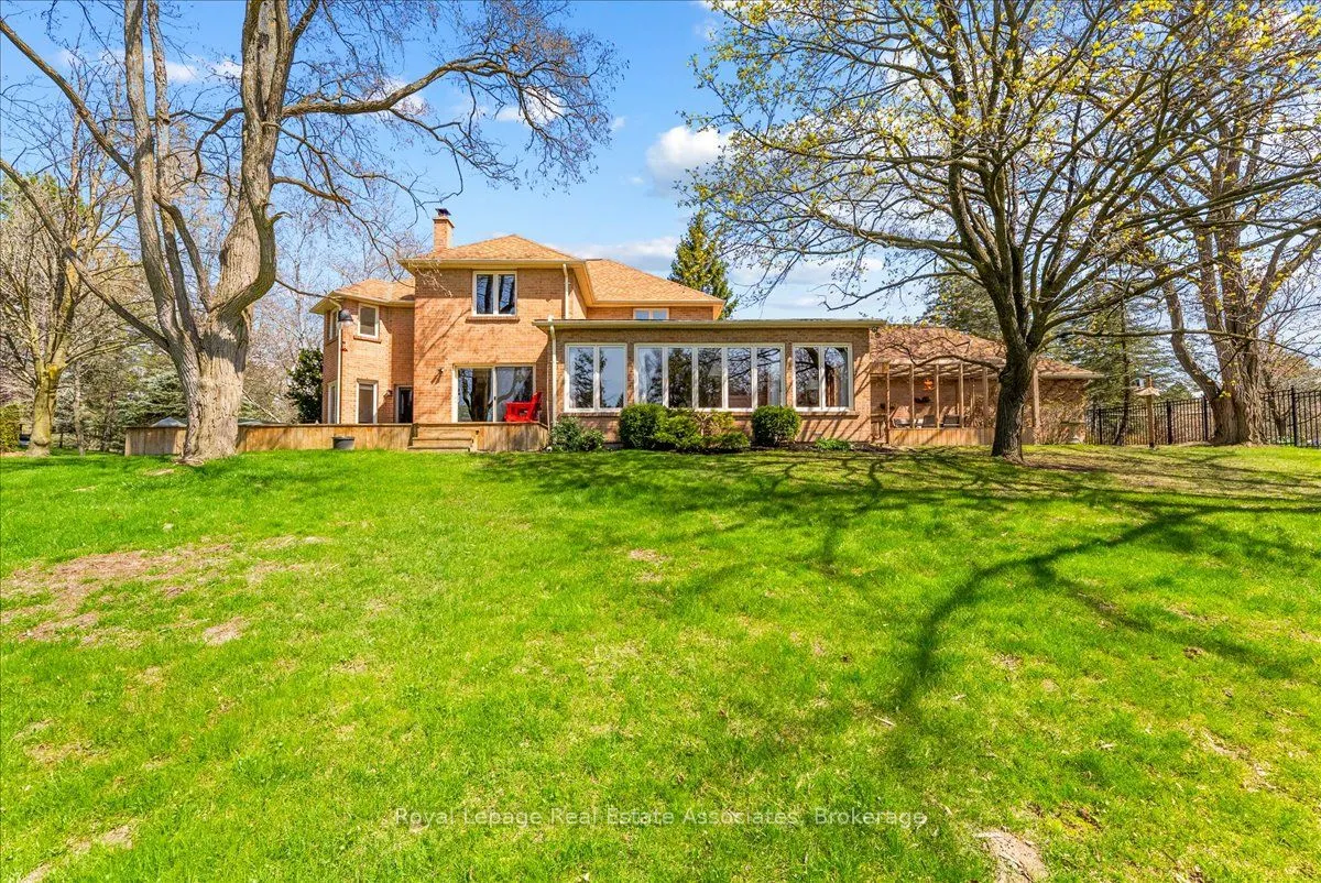 4 Wolf Crescent
