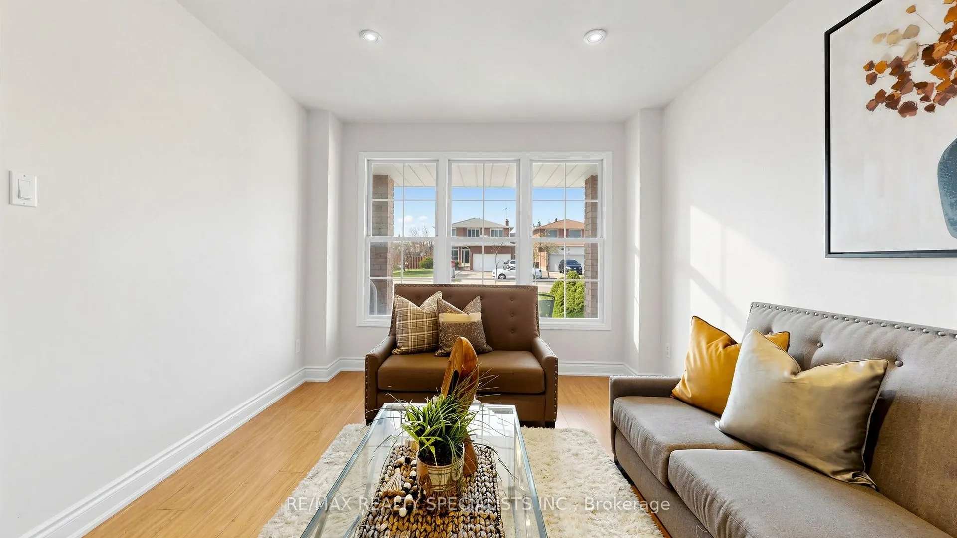 59 Sunforest Drive