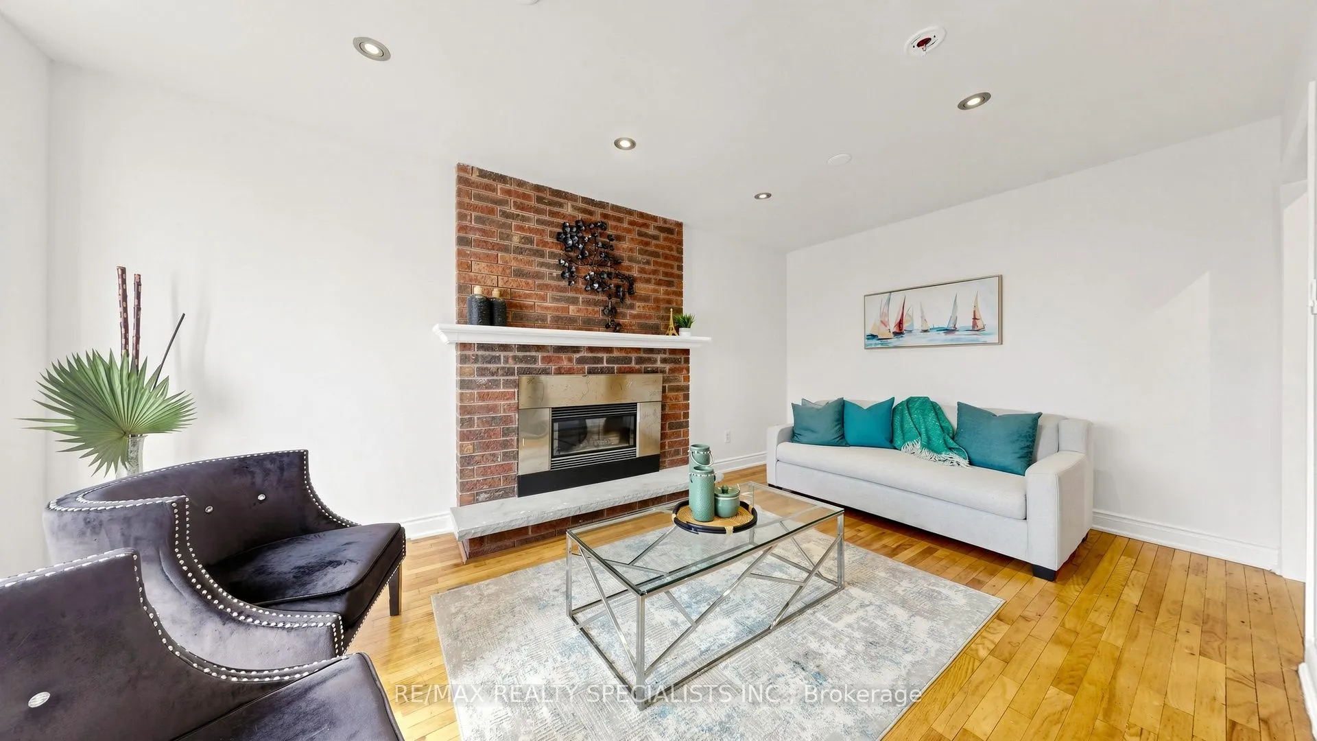 59 Sunforest Drive