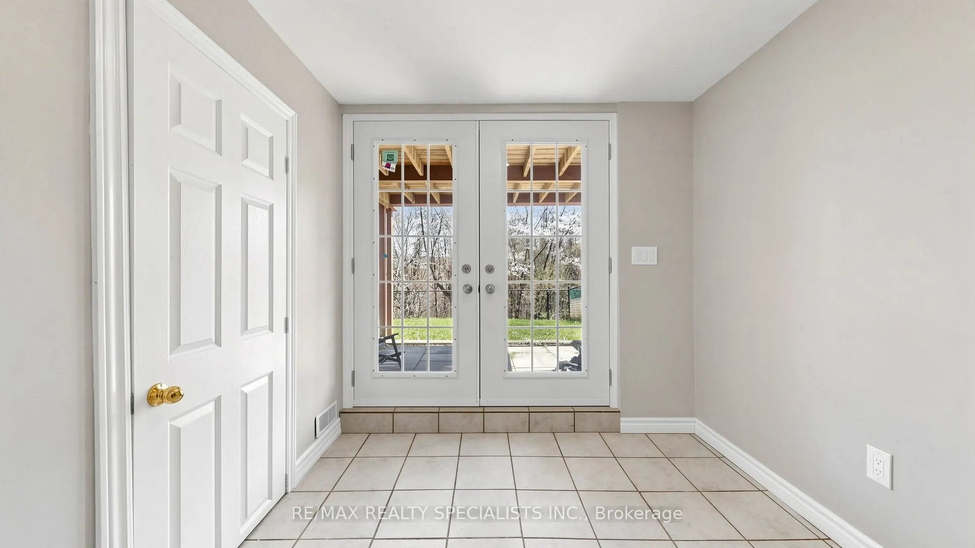 59 Sunforest Drive