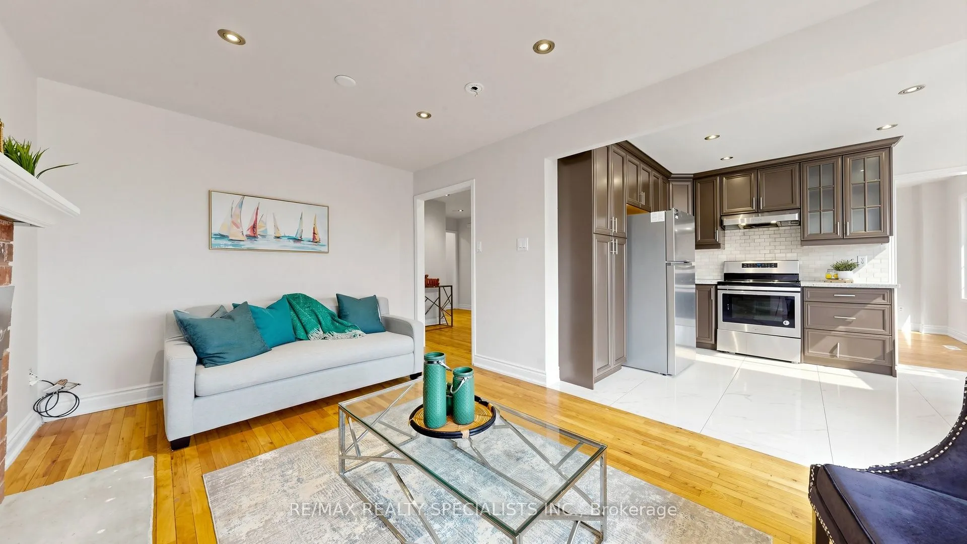 59 Sunforest Drive