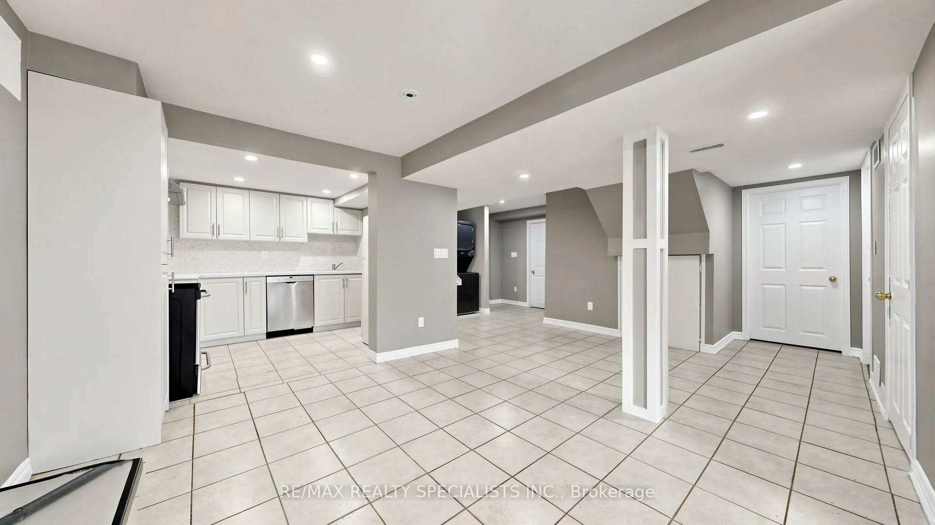 59 Sunforest Drive