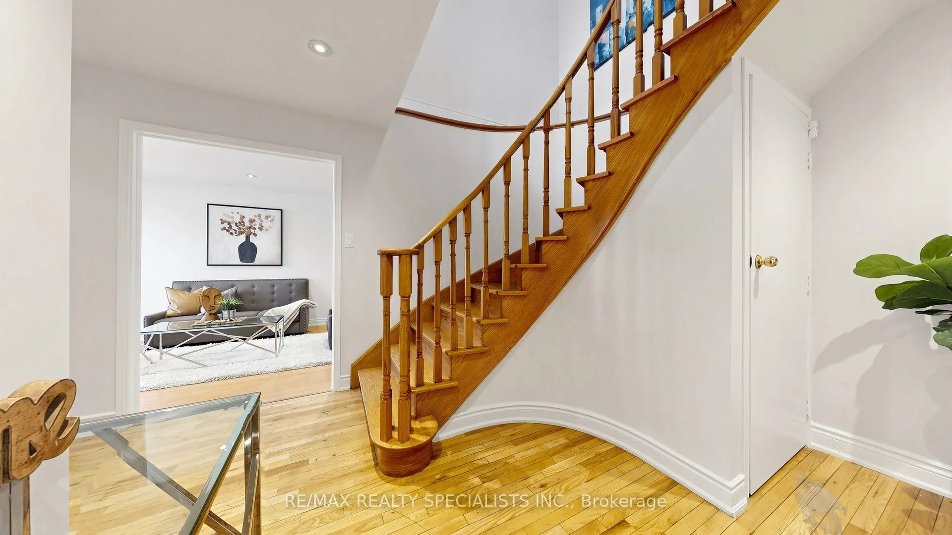 59 Sunforest Drive