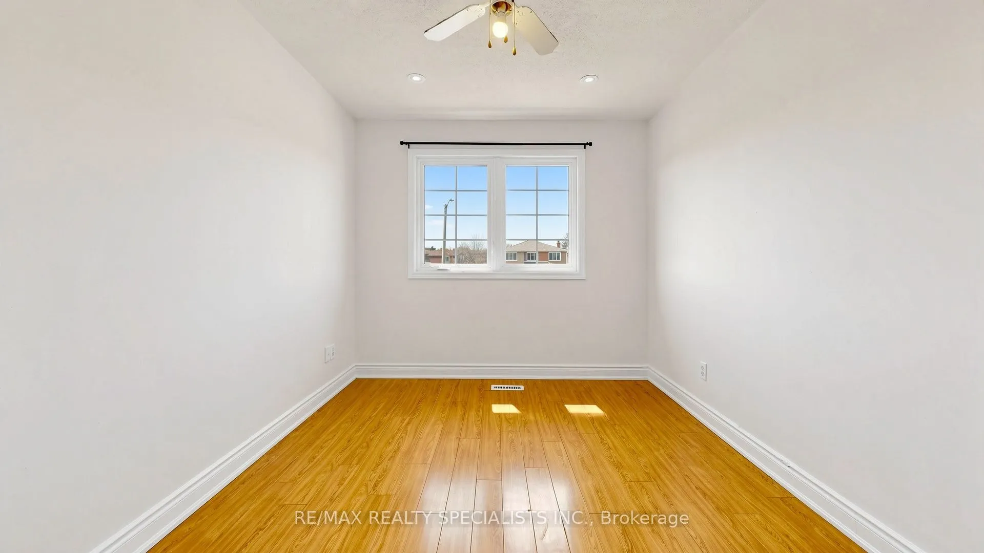 59 Sunforest Drive