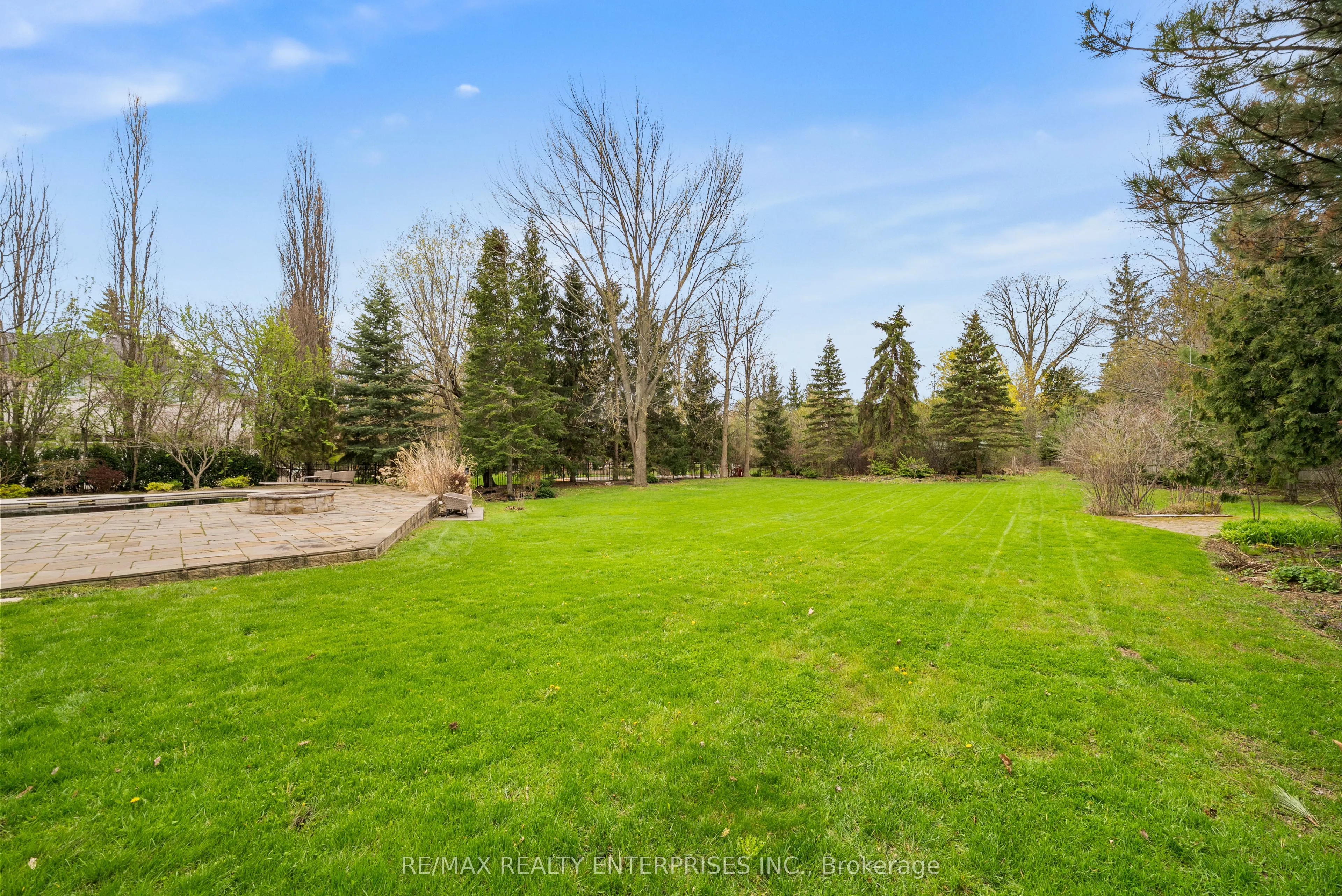 2154 Oneida Crescent