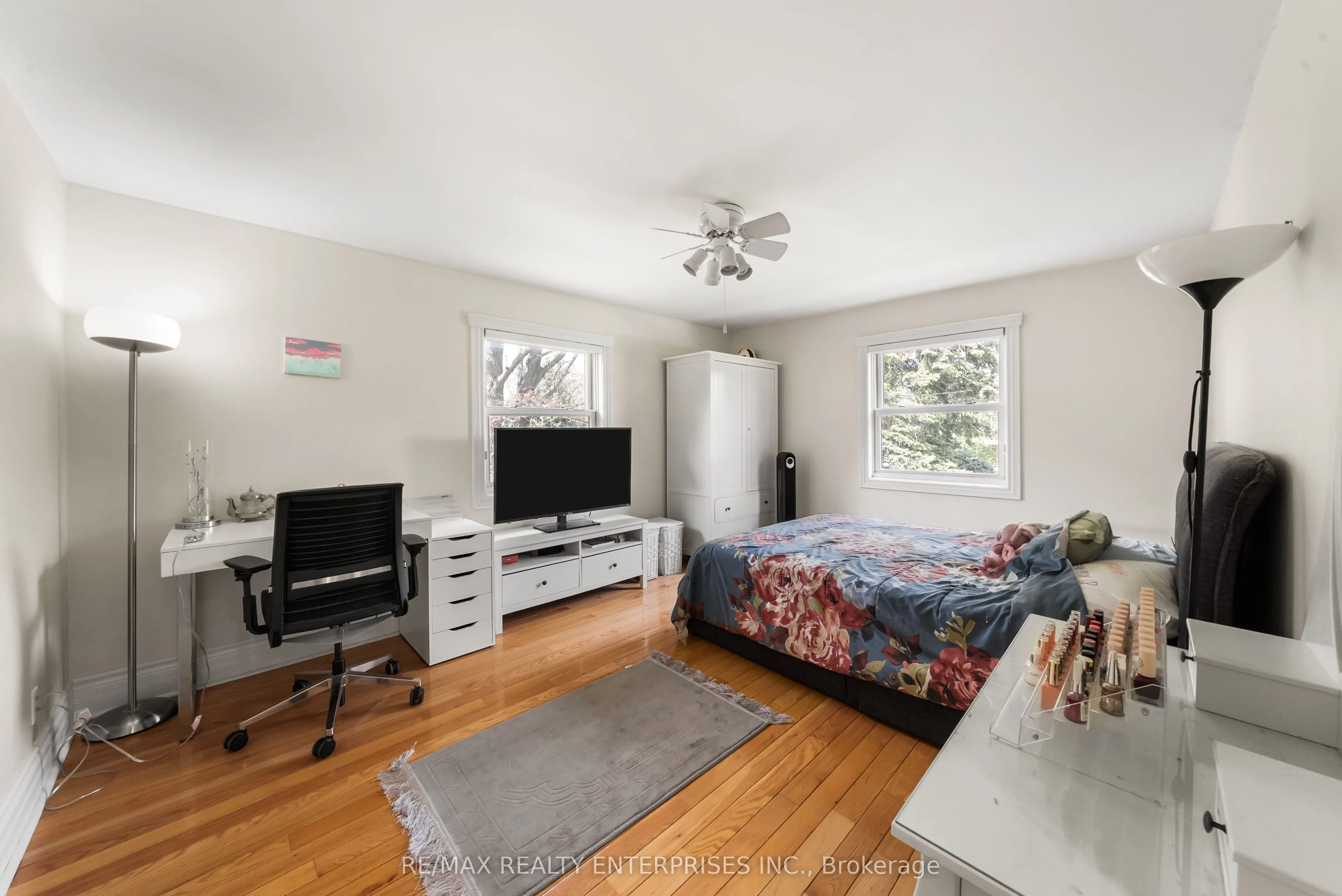 2154 Oneida Crescent