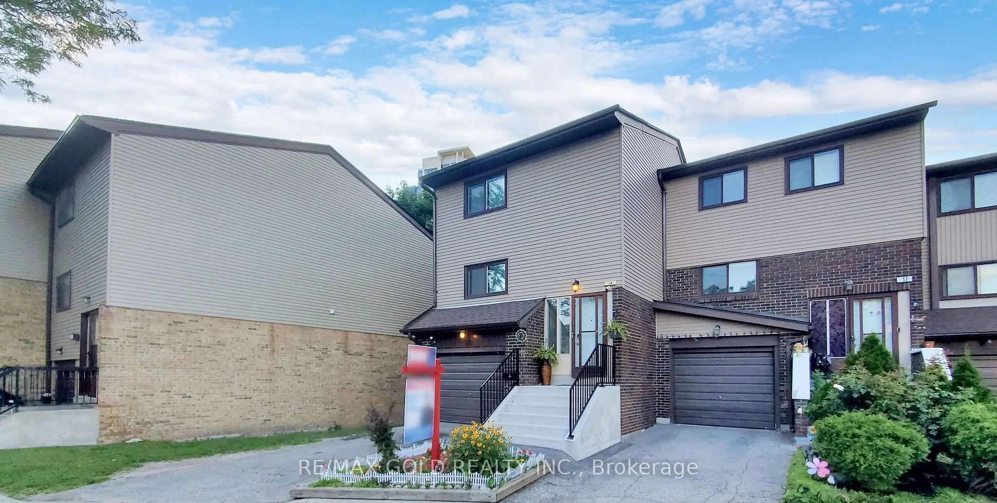 18 Carleton Place #18