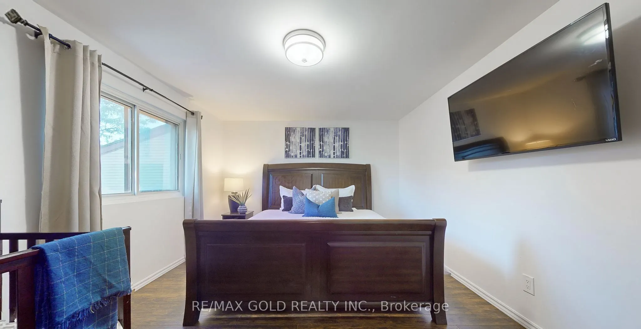 18 Carleton Place #18