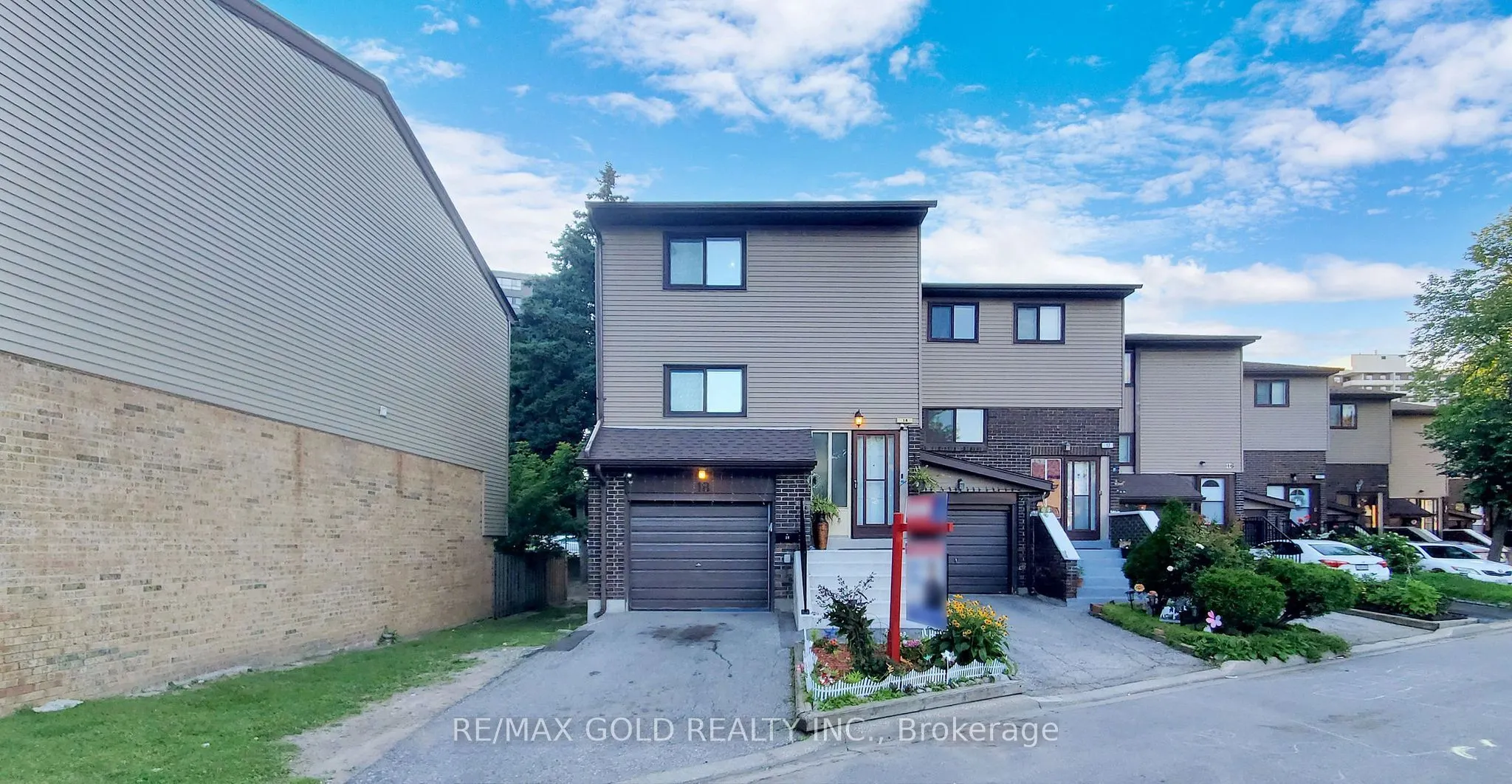 18 Carleton Place #18