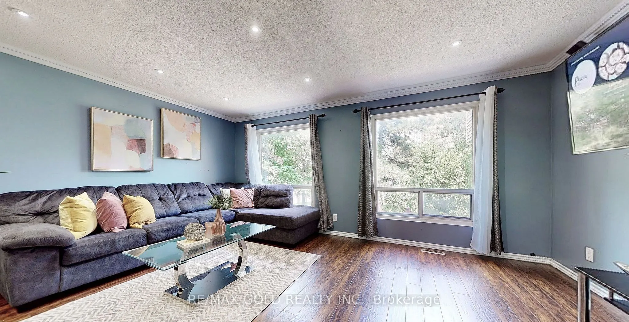18 Carleton Place #18