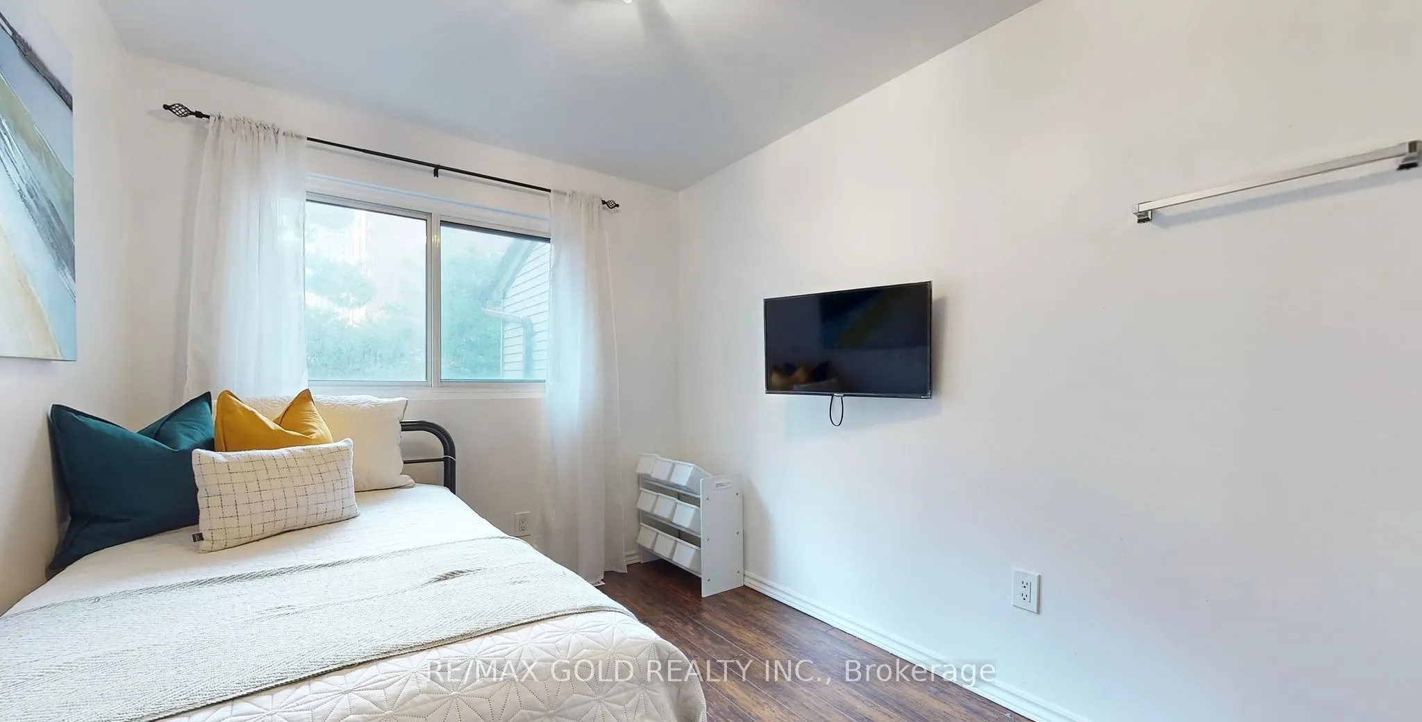 18 Carleton Place #18