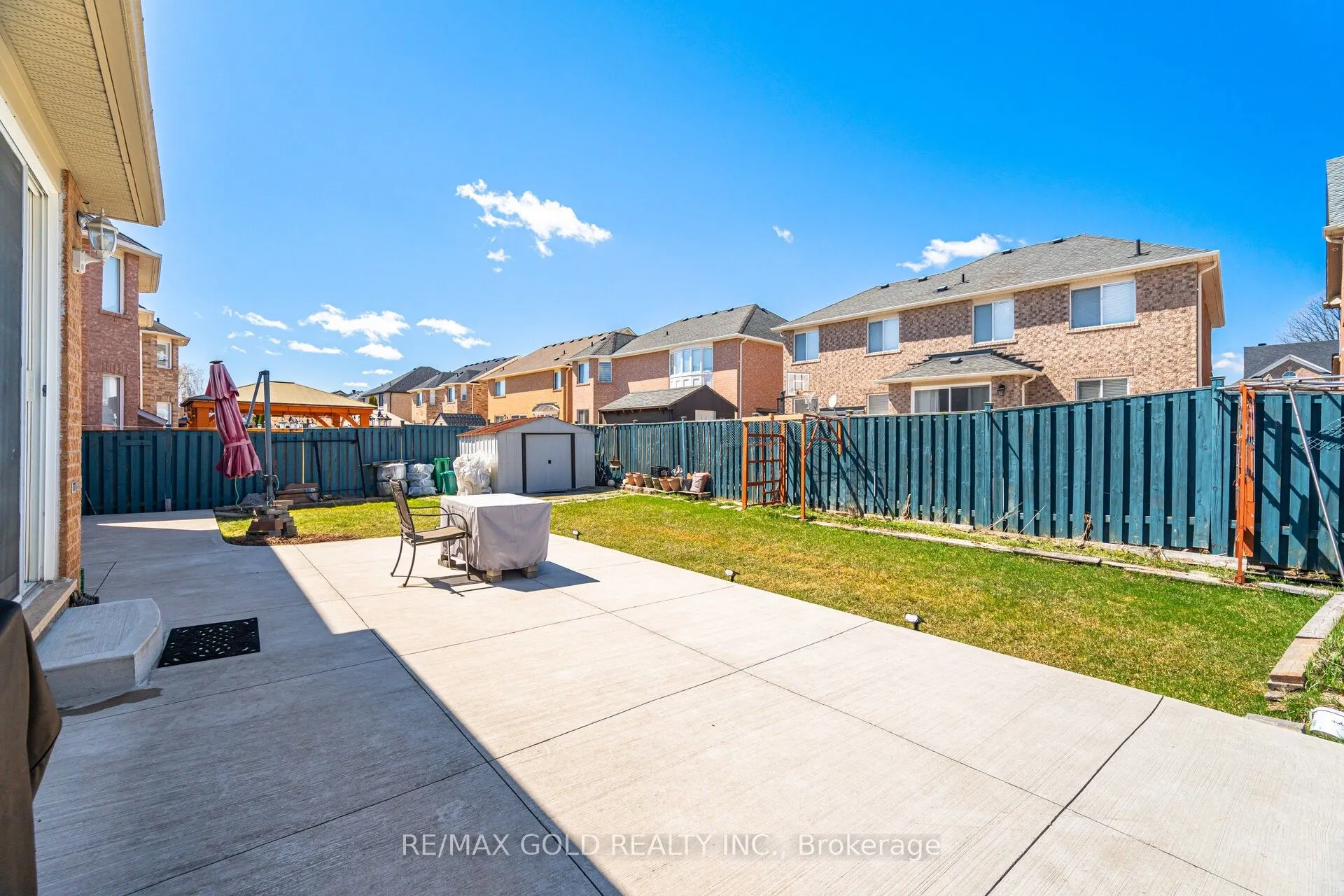 28 Latania Boulevard