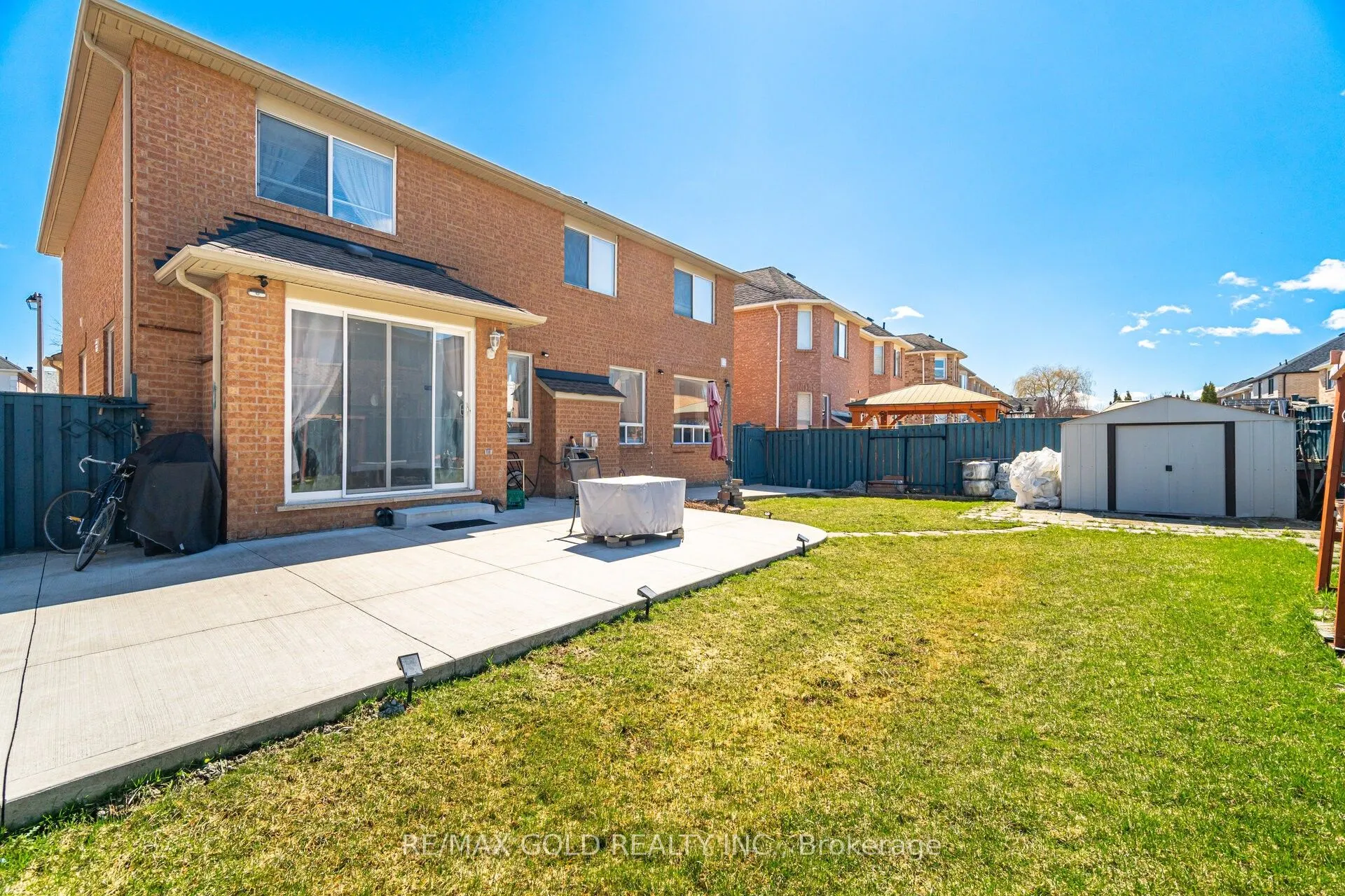28 Latania Boulevard