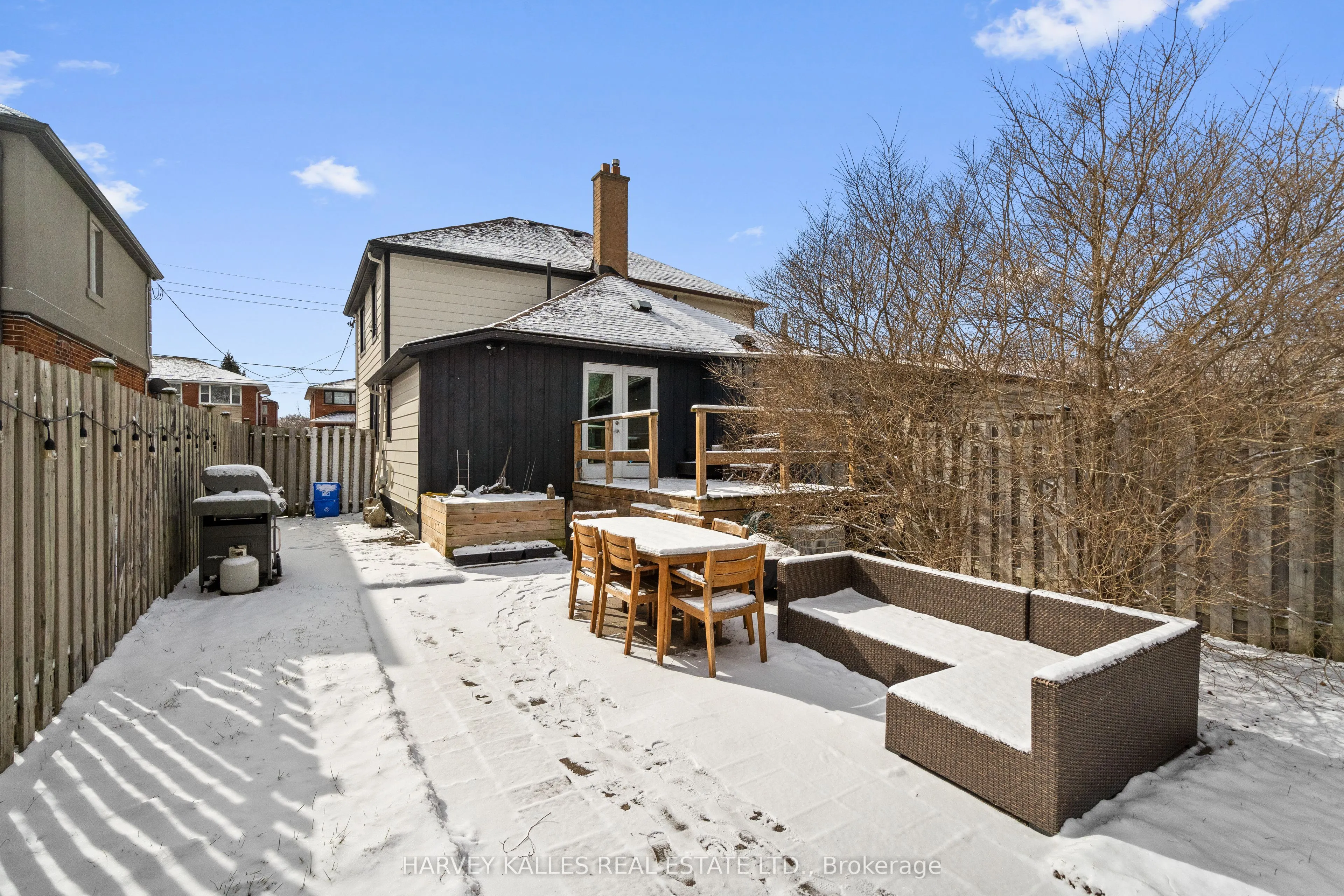 14 Manitoba Street
