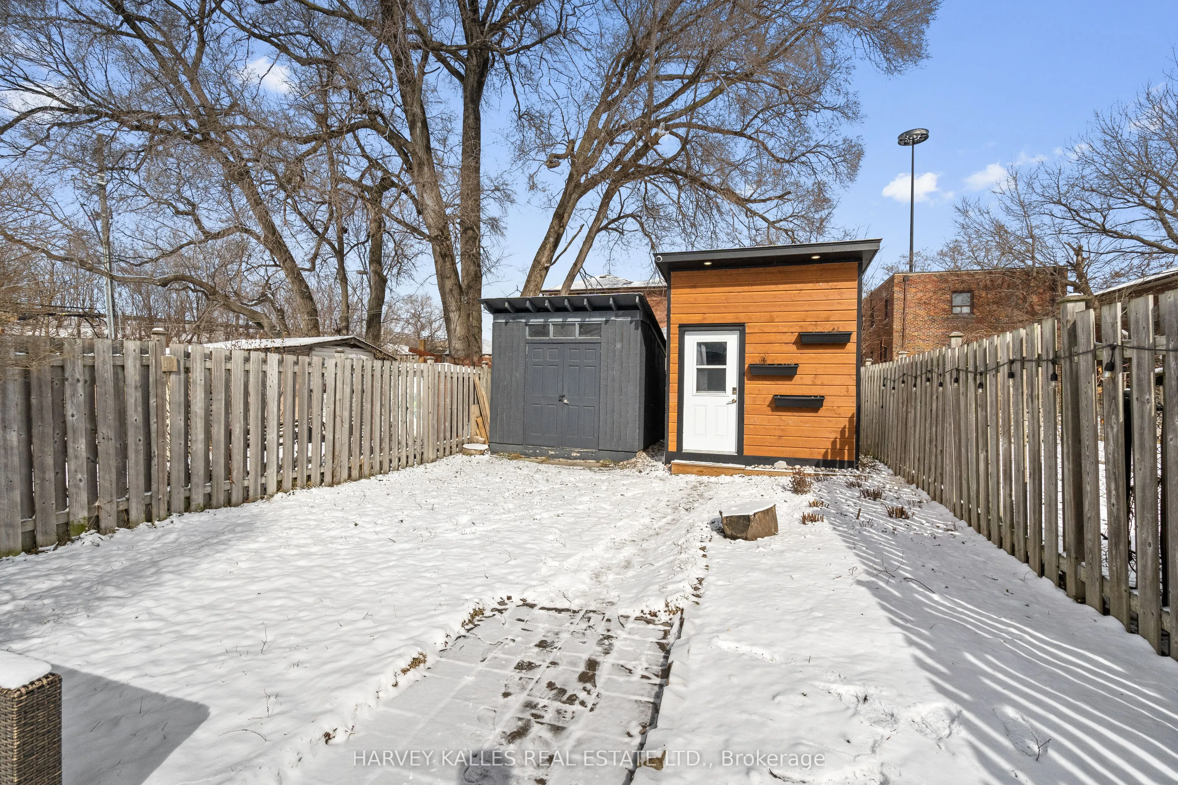 14 Manitoba Street