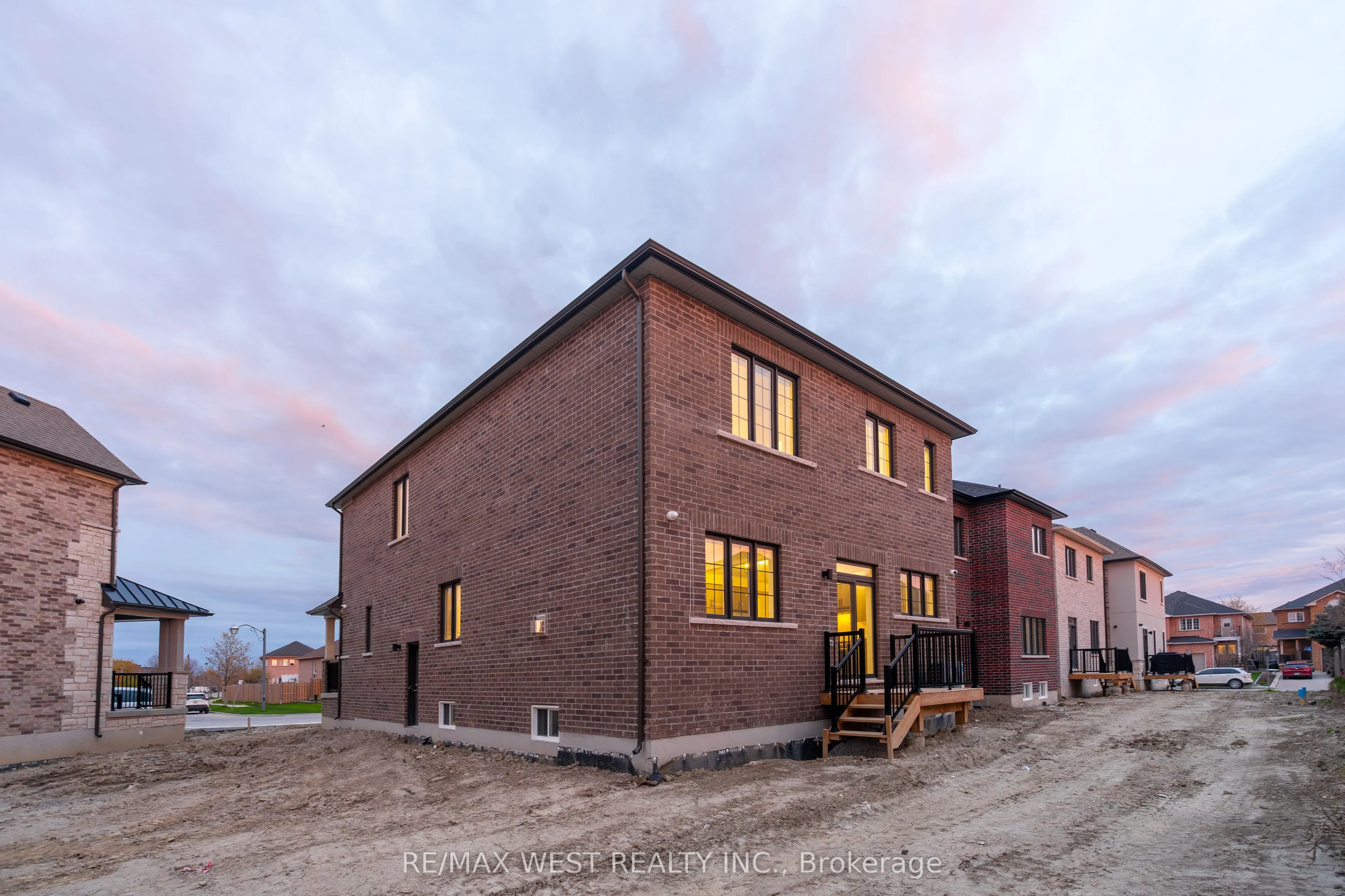 24 Hanton Crescent