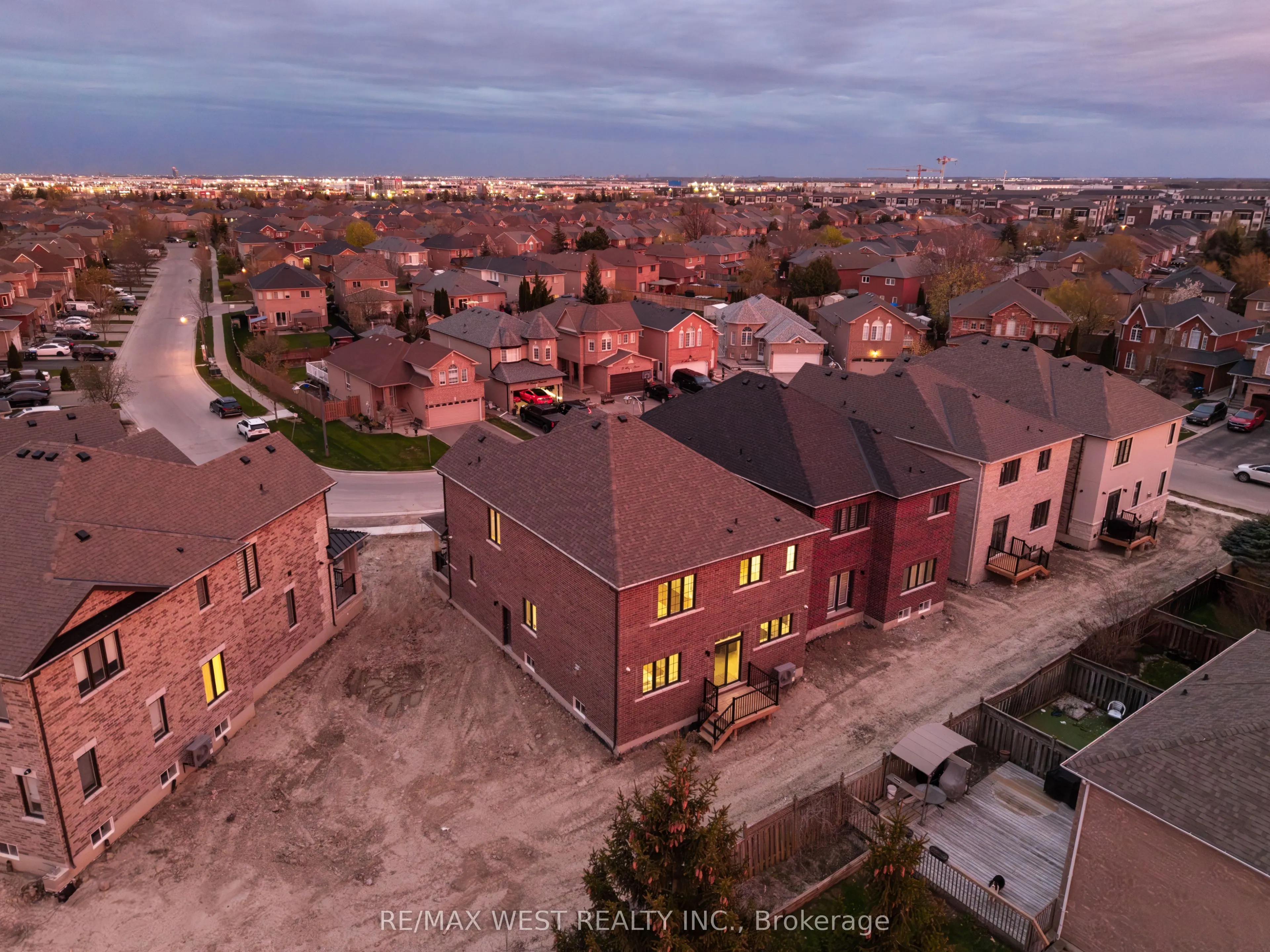 24 Hanton Crescent