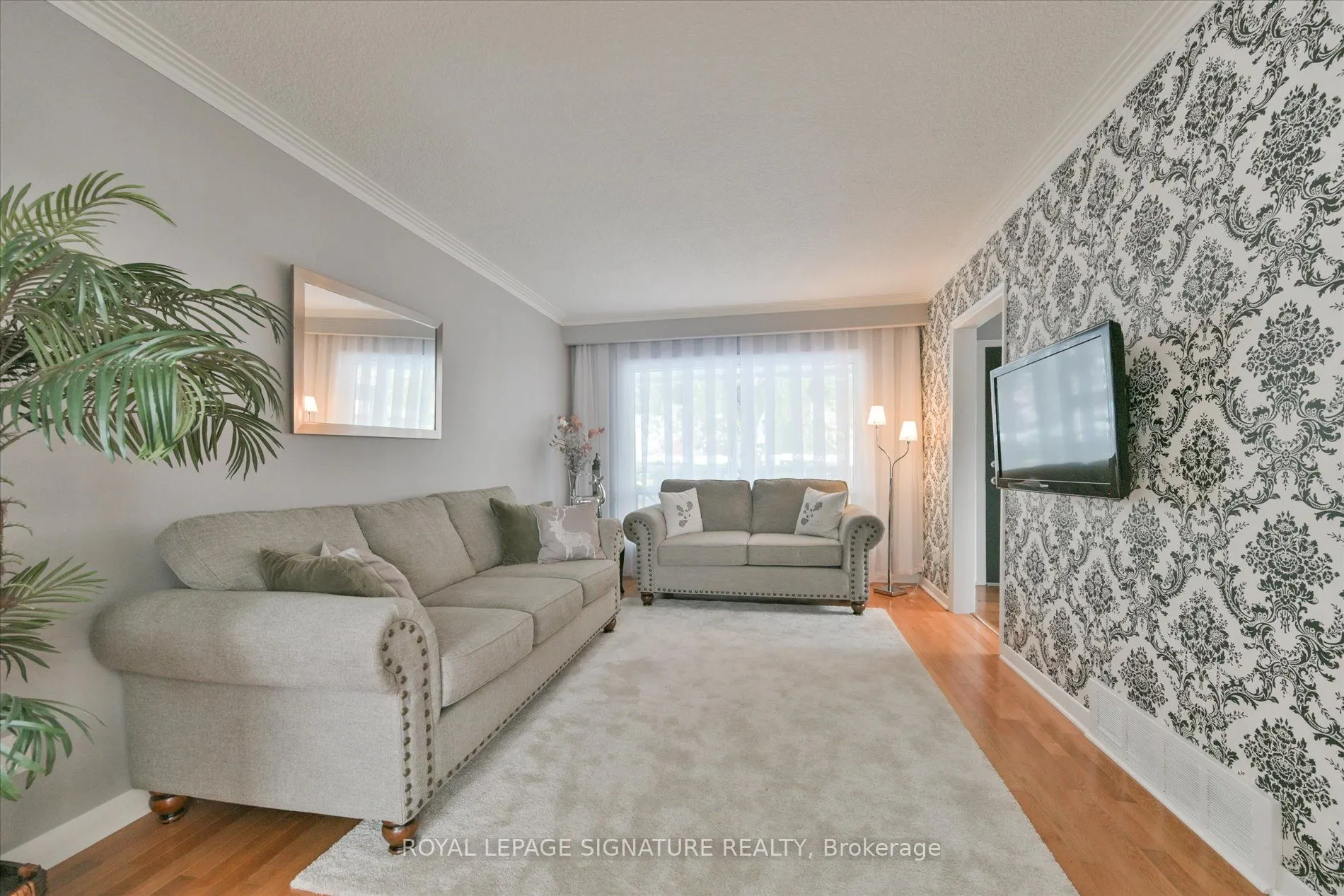 362 Silverthorn Avenue