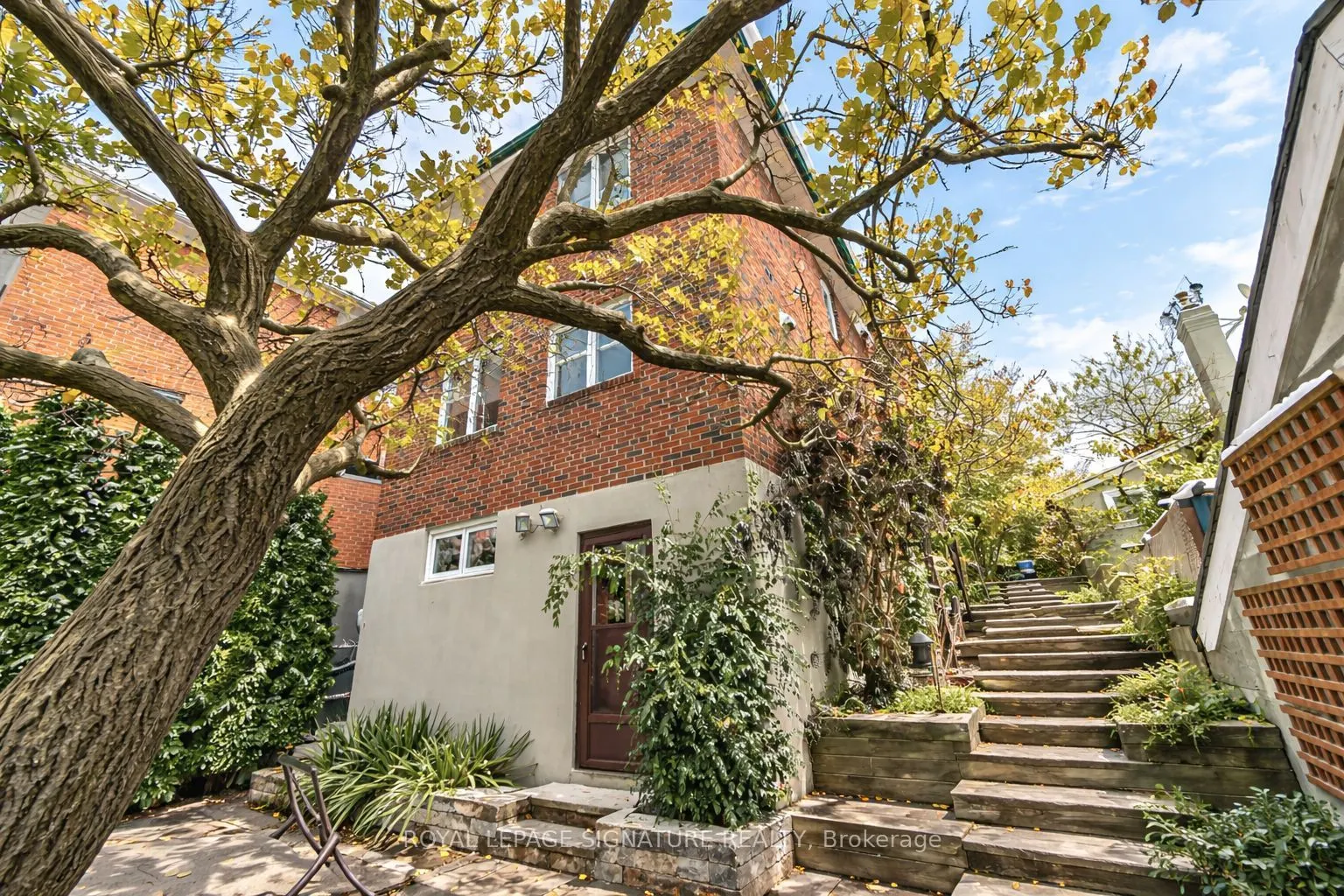 362 Silverthorn Avenue