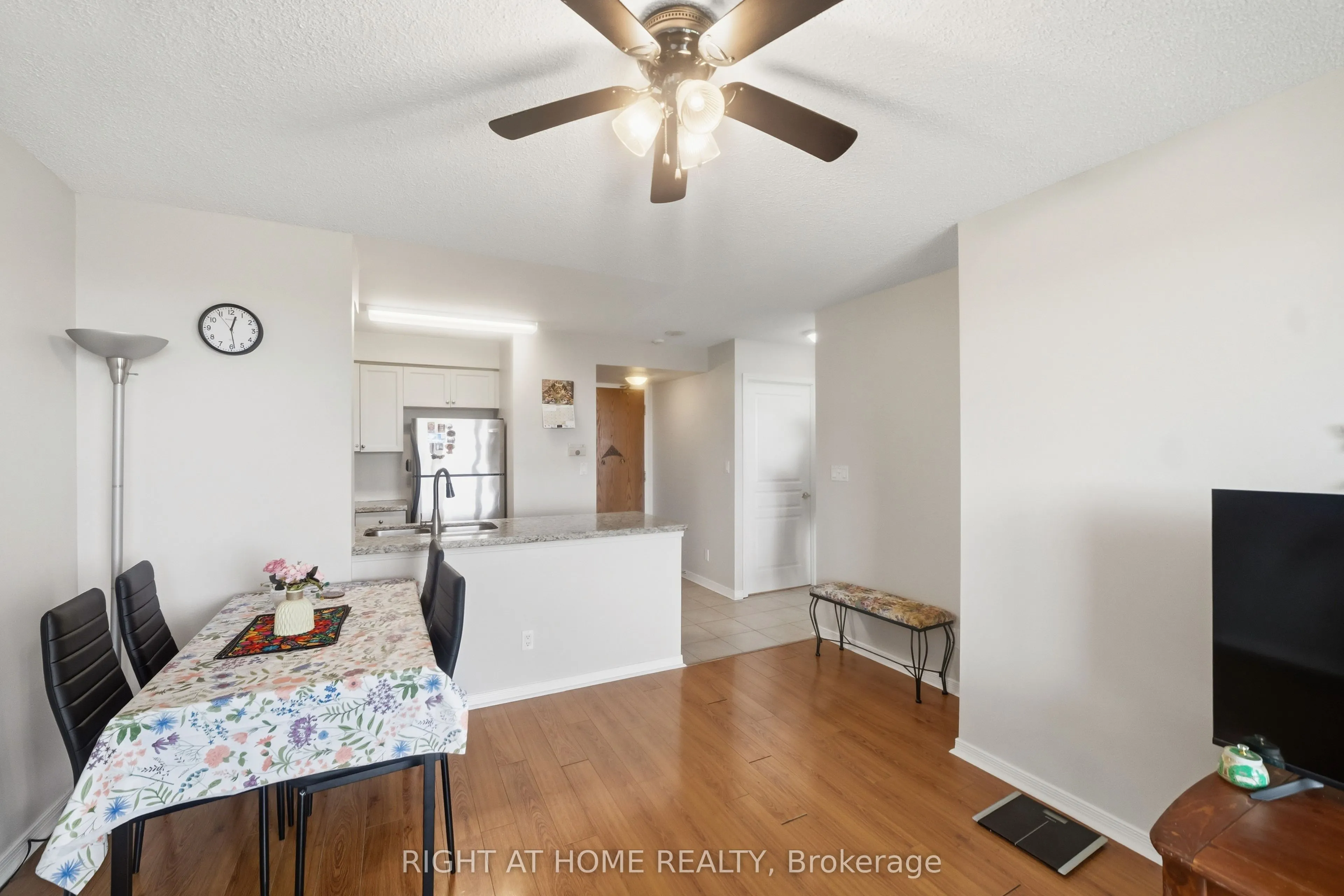 4879 KIMBERMOUNT Avenue #607
