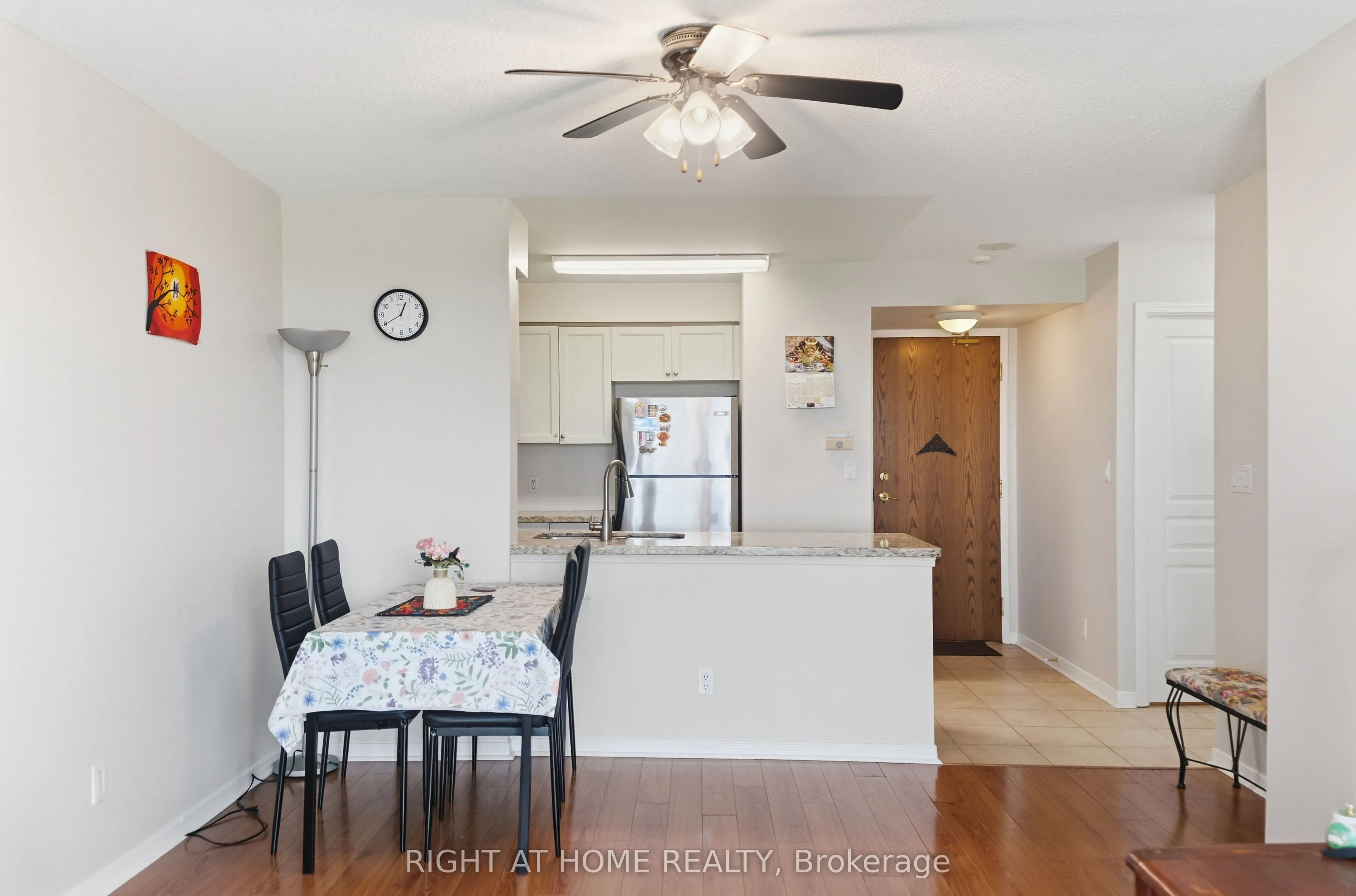 4879 KIMBERMOUNT Avenue #607
