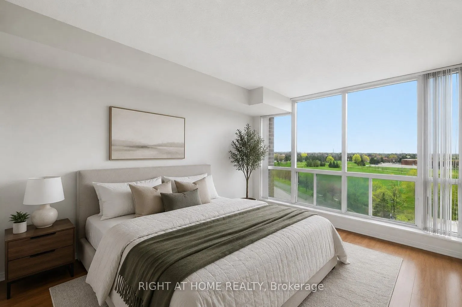 4879 KIMBERMOUNT Avenue #607