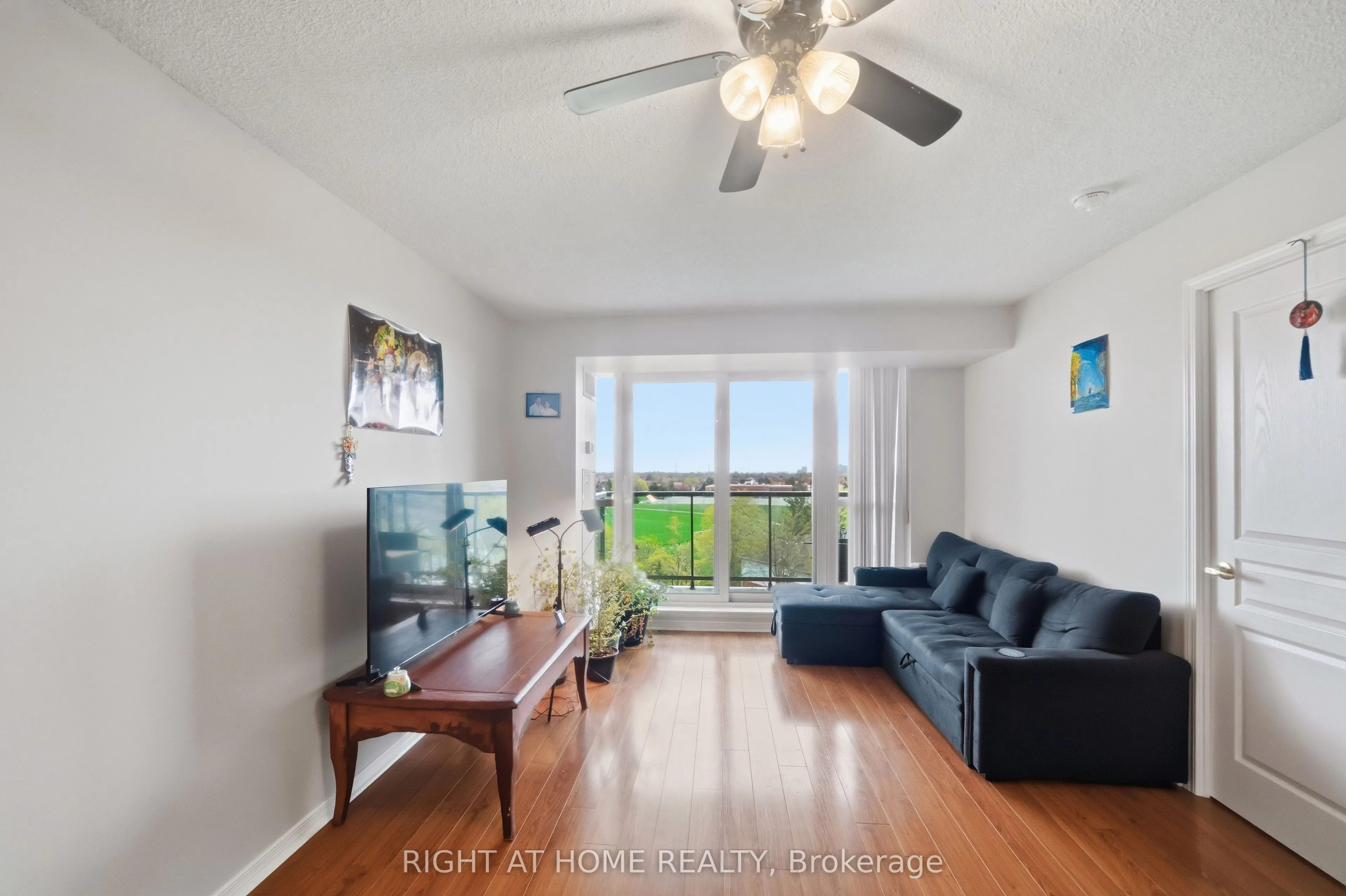 4879 KIMBERMOUNT Avenue #607