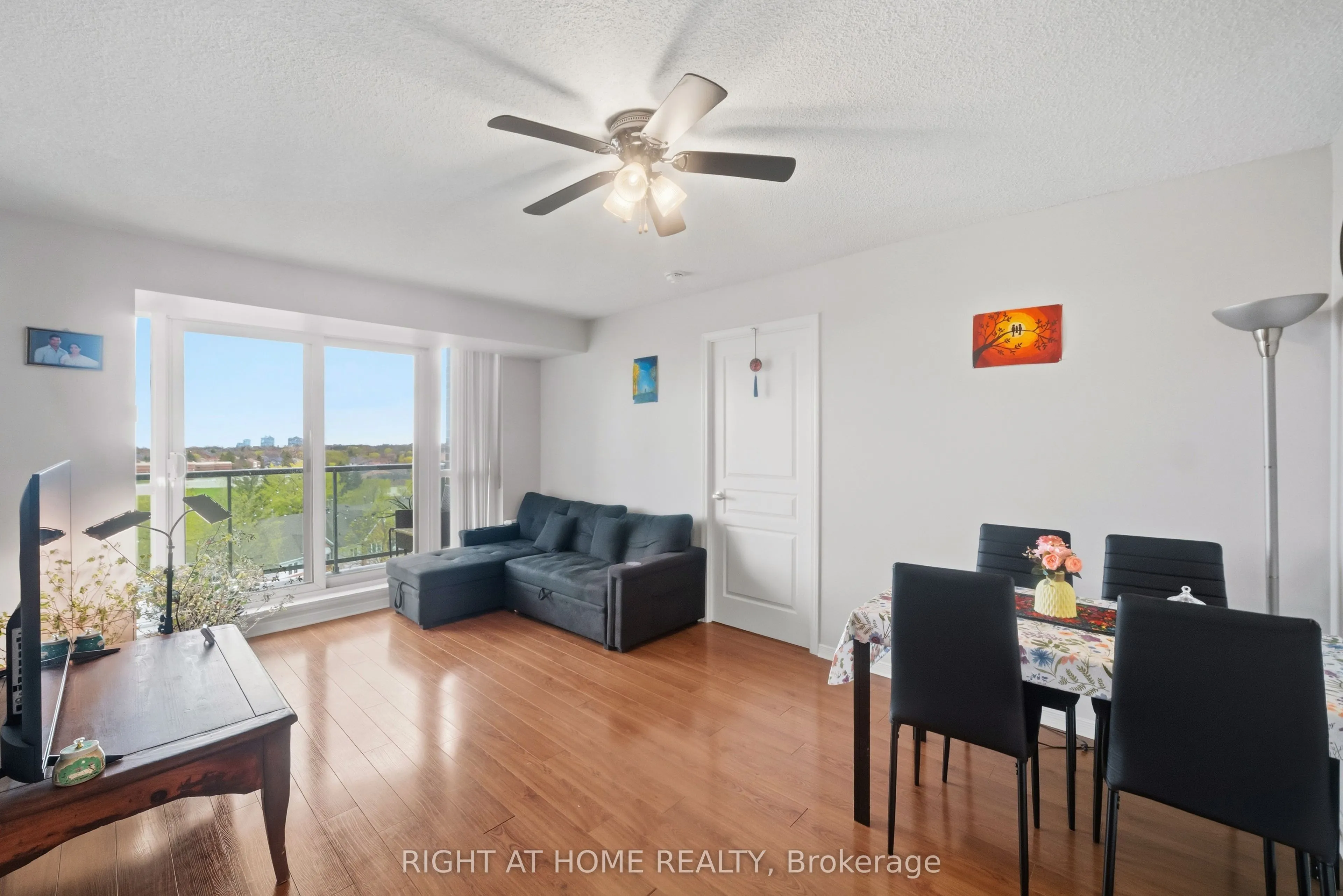 4879 KIMBERMOUNT Avenue #607