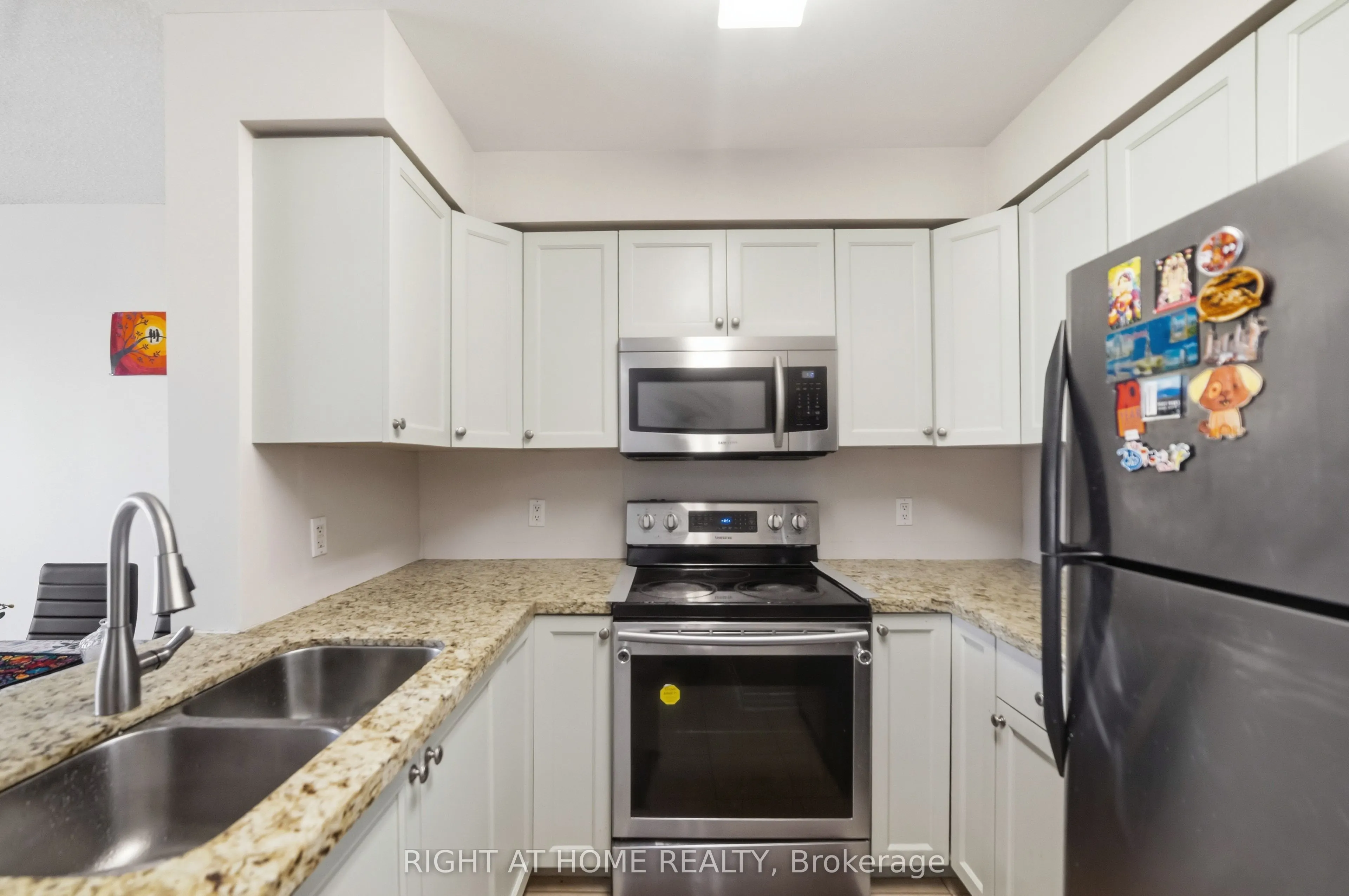 4879 KIMBERMOUNT Avenue #607
