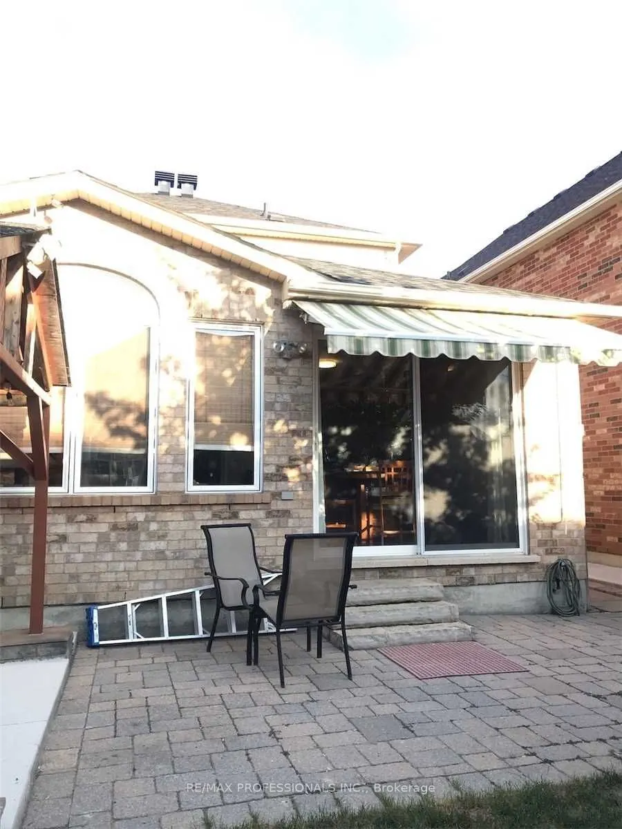3895 Henrietta Way