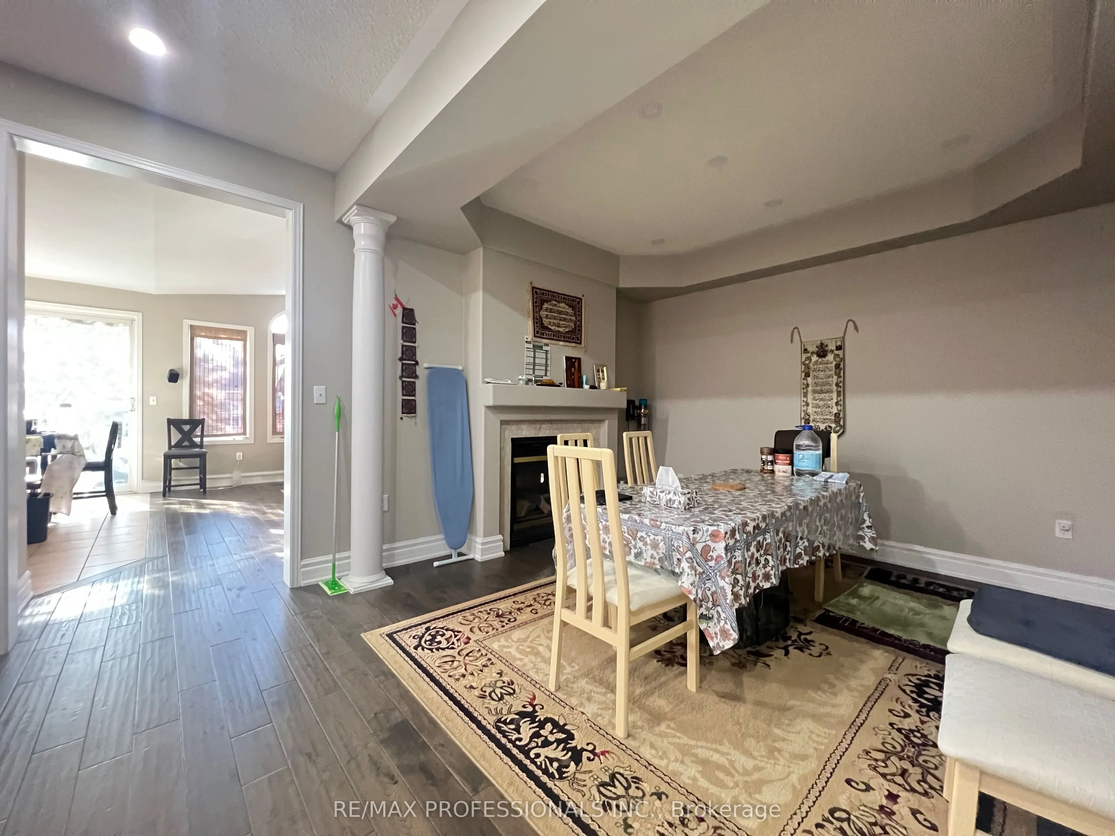 3895 Henrietta Way