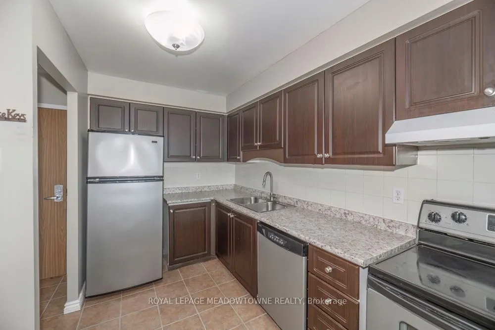 1110 Walden Circle #905