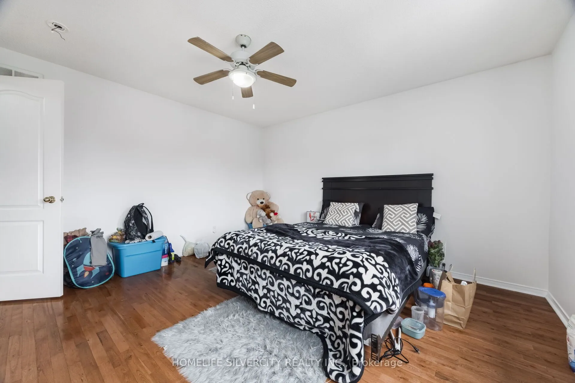 29 Beachpoint Boulevard