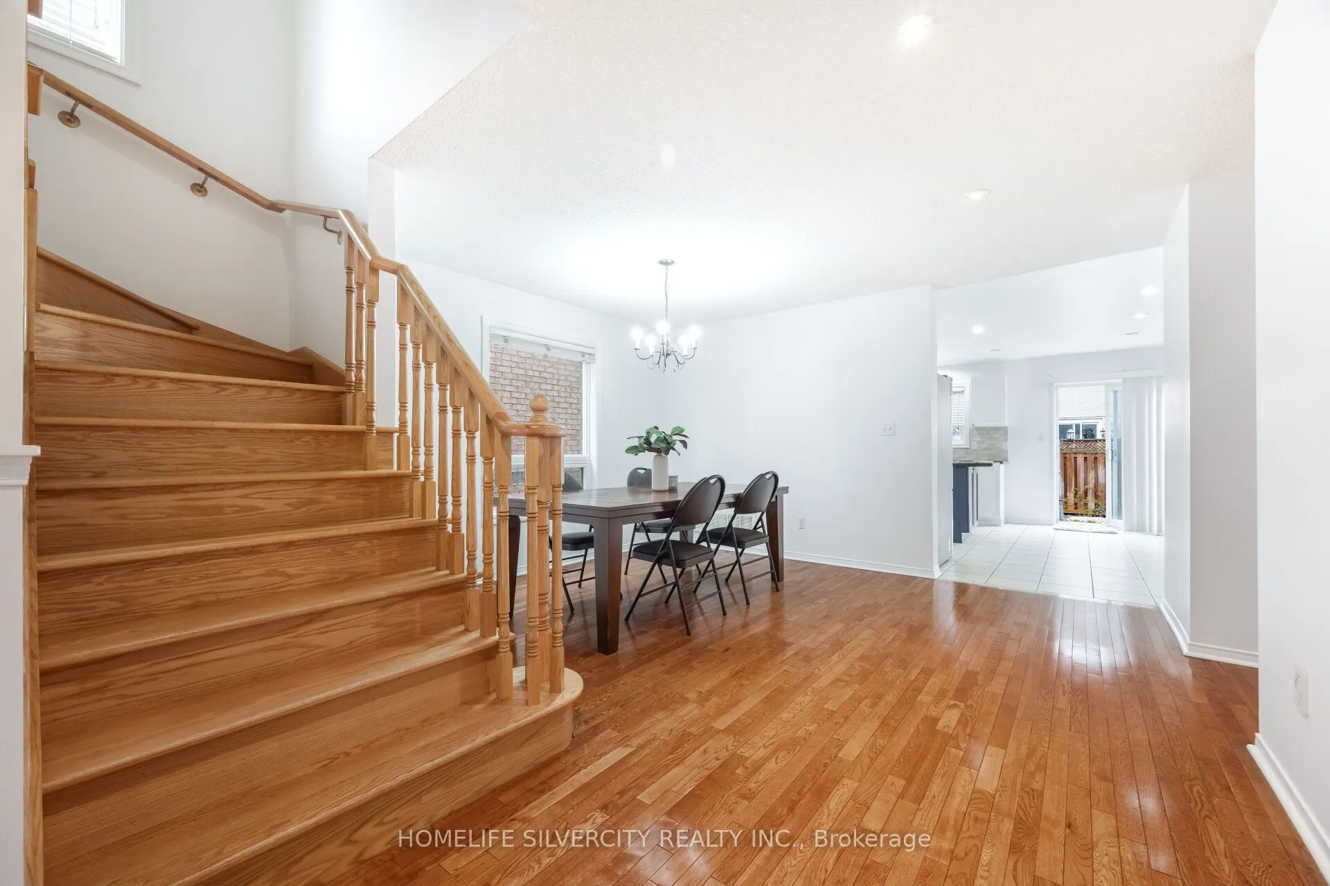 29 Beachpoint Boulevard