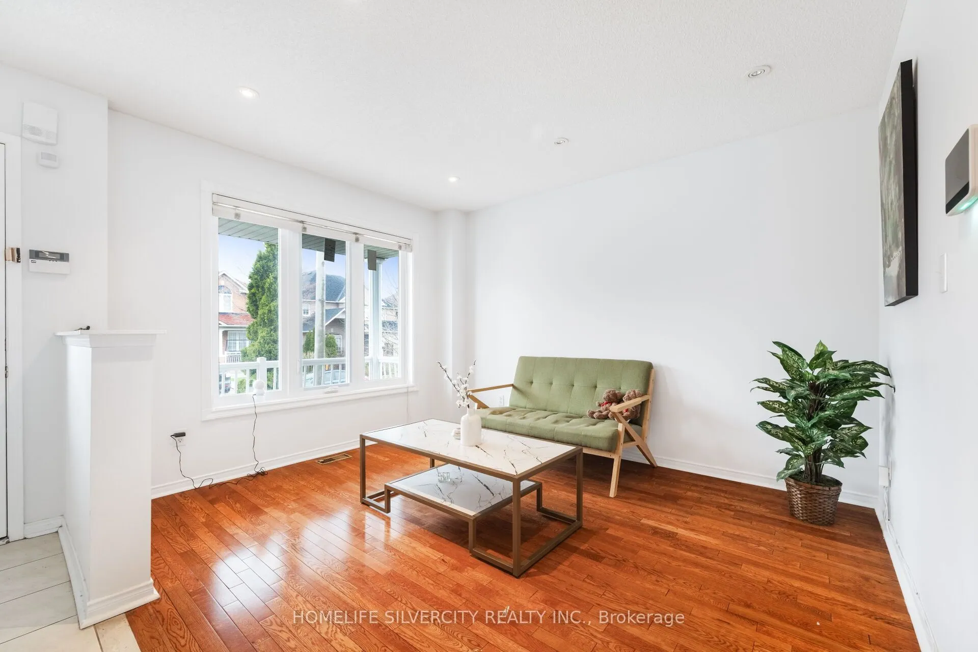 29 Beachpoint Boulevard