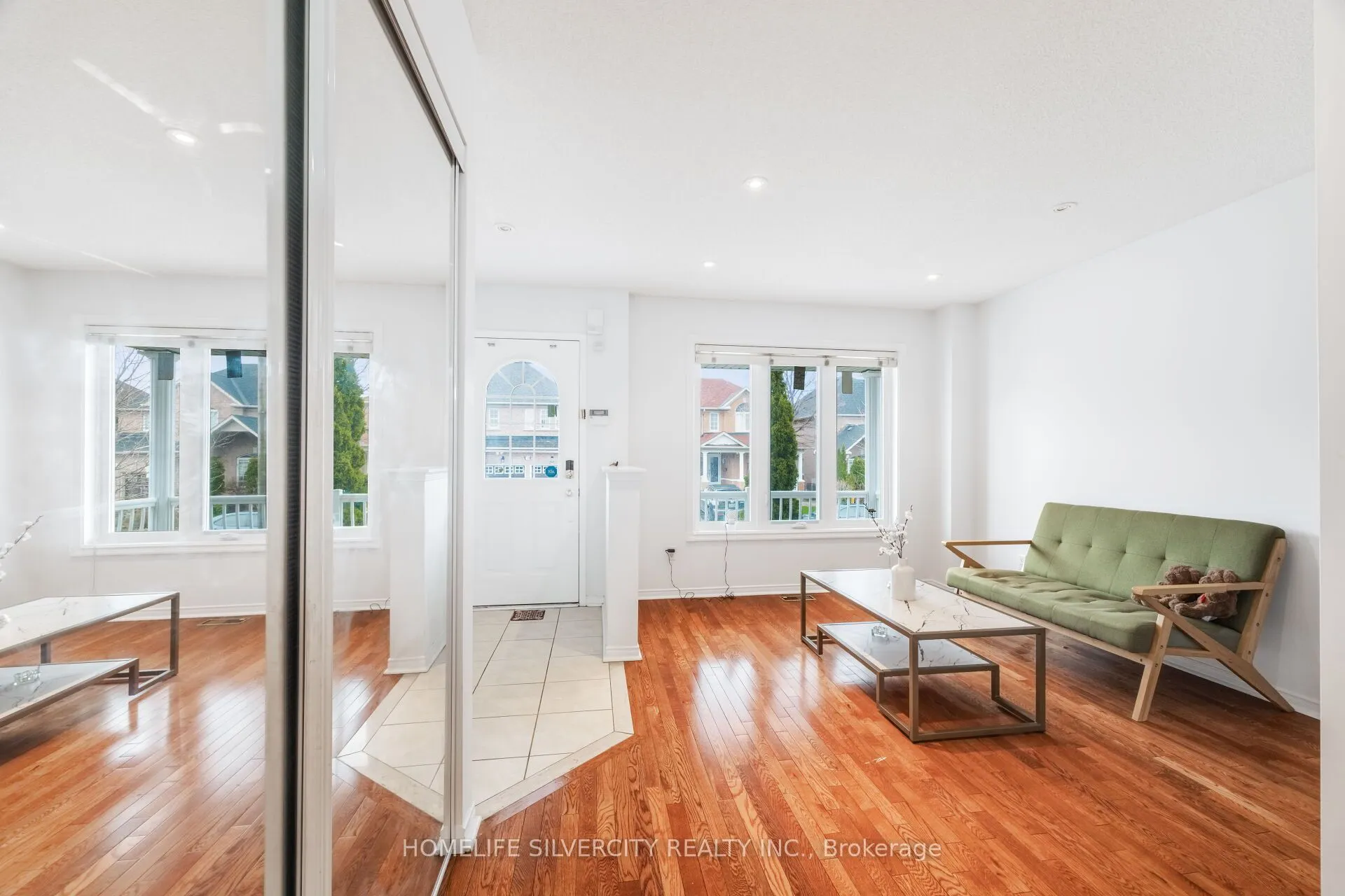 29 Beachpoint Boulevard