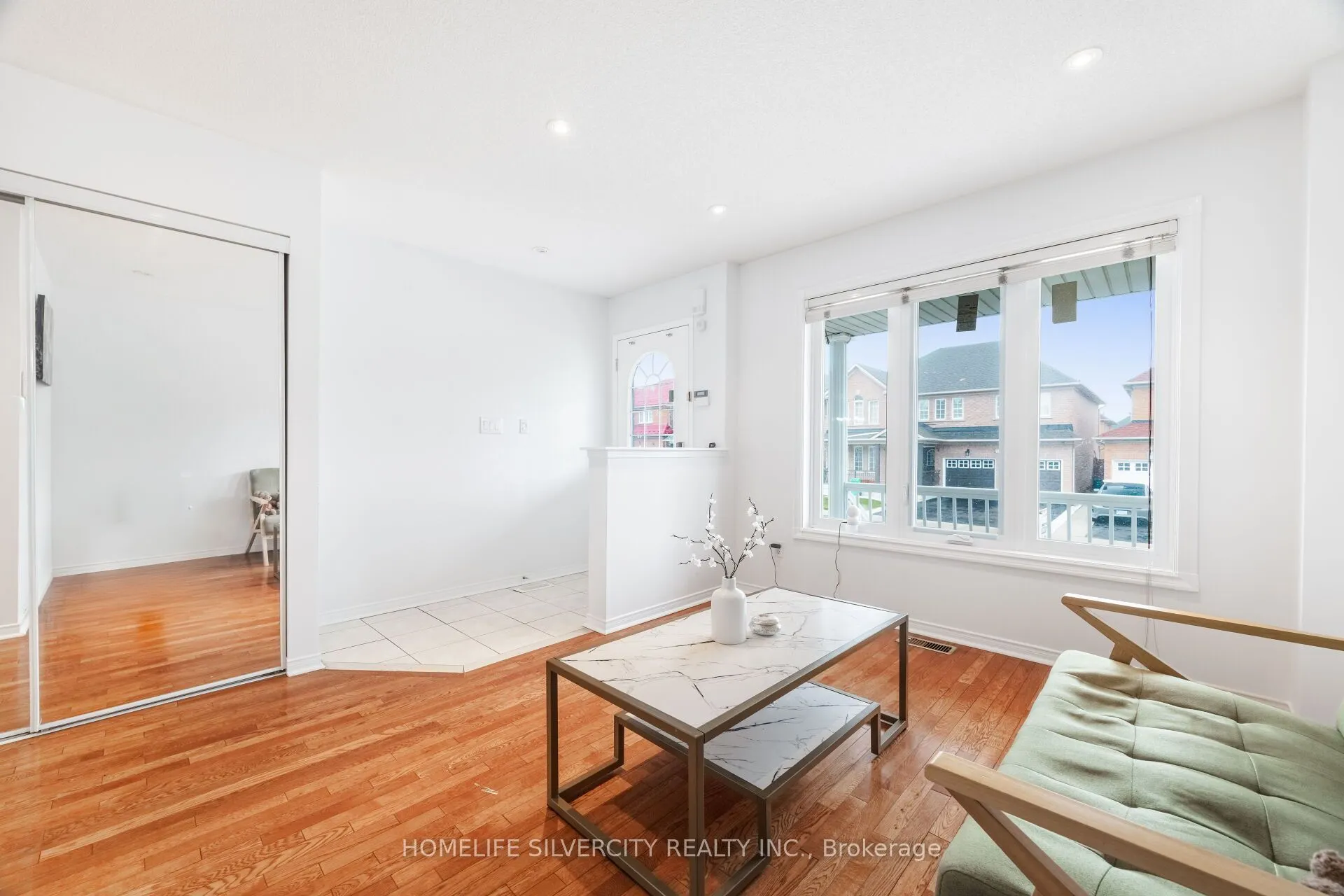 29 Beachpoint Boulevard