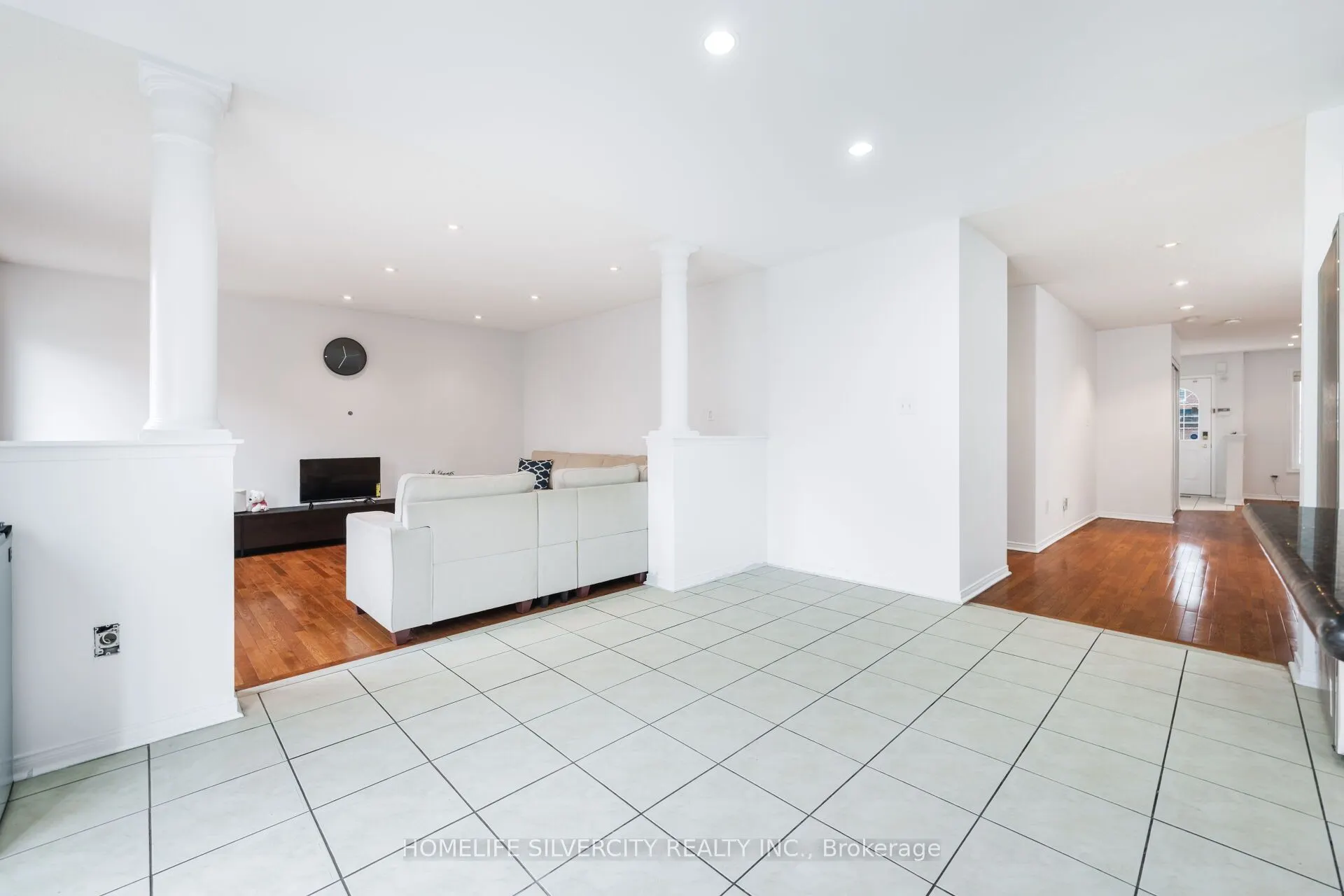 29 Beachpoint Boulevard